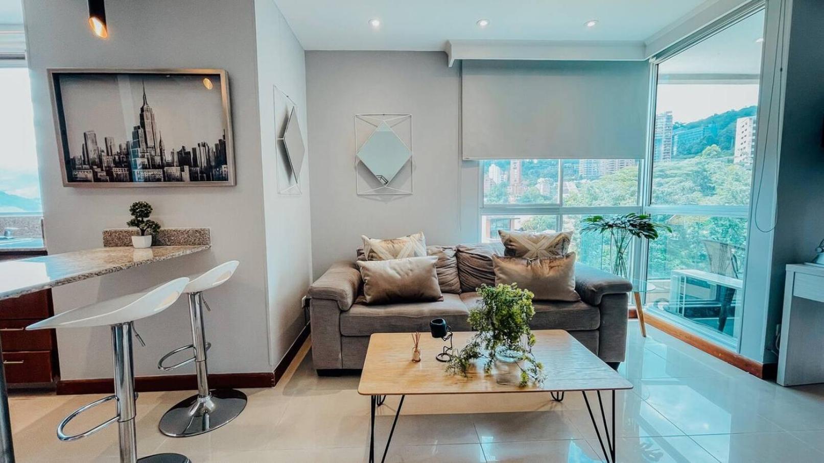 High Floor 1 Bedroom With Pool Gym Provenza 1103