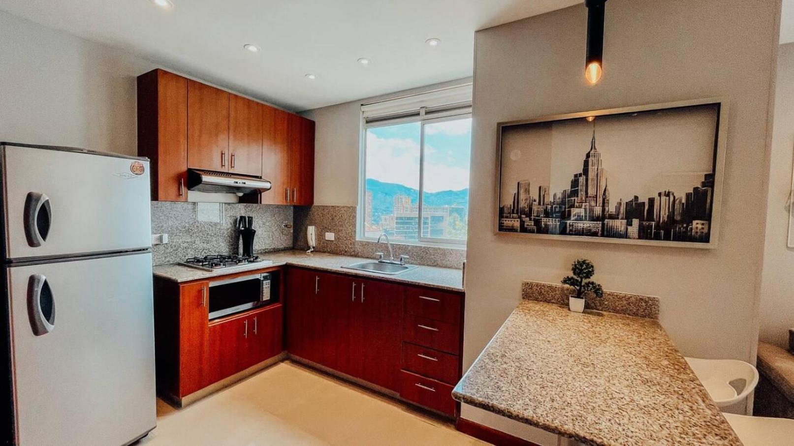 High Floor 1 Bedroom With Pool Gym Provenza 1103