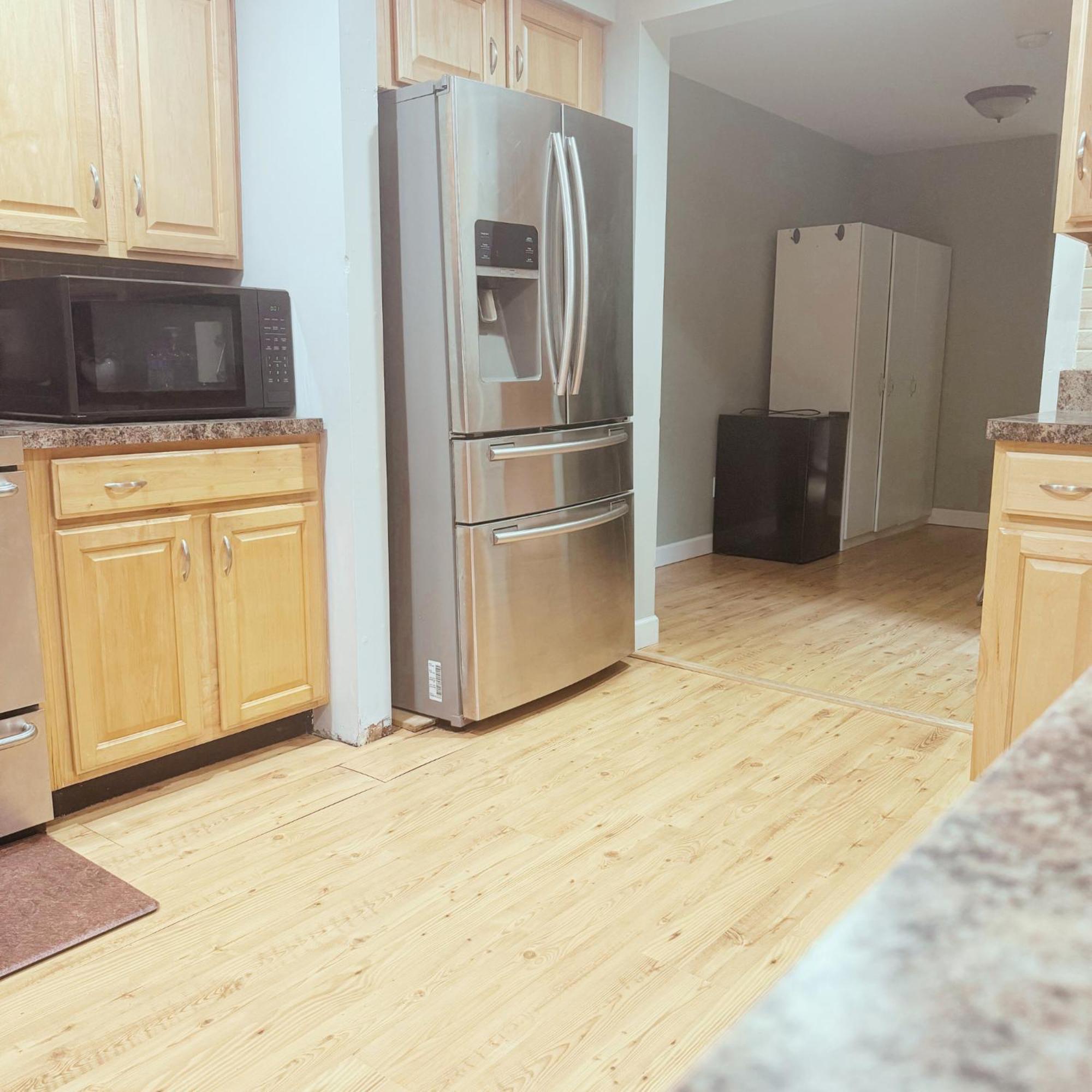 Quiet Cozy Stay Spacious Home Near Beach & Shops view 5