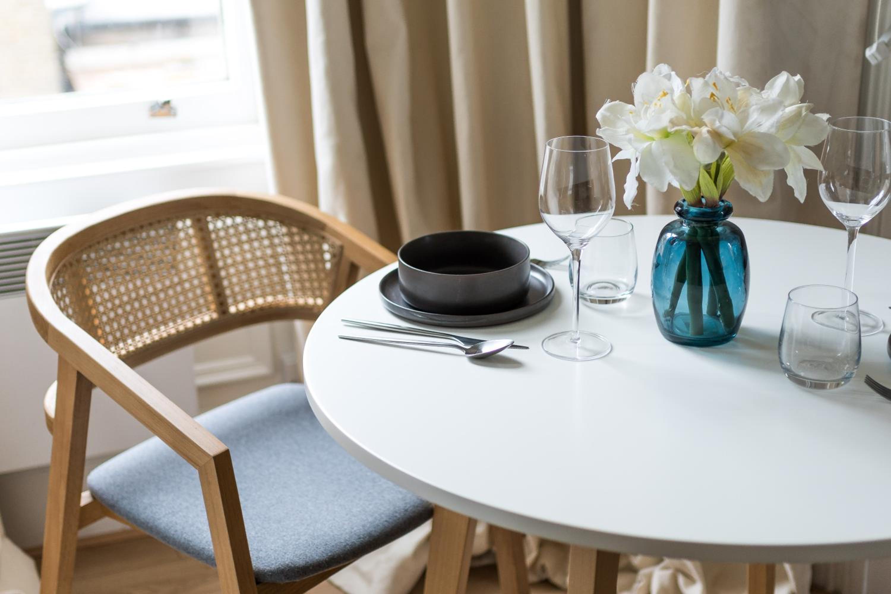 F1 EarlsCourt-Kensington-Highstreet-AC — dining