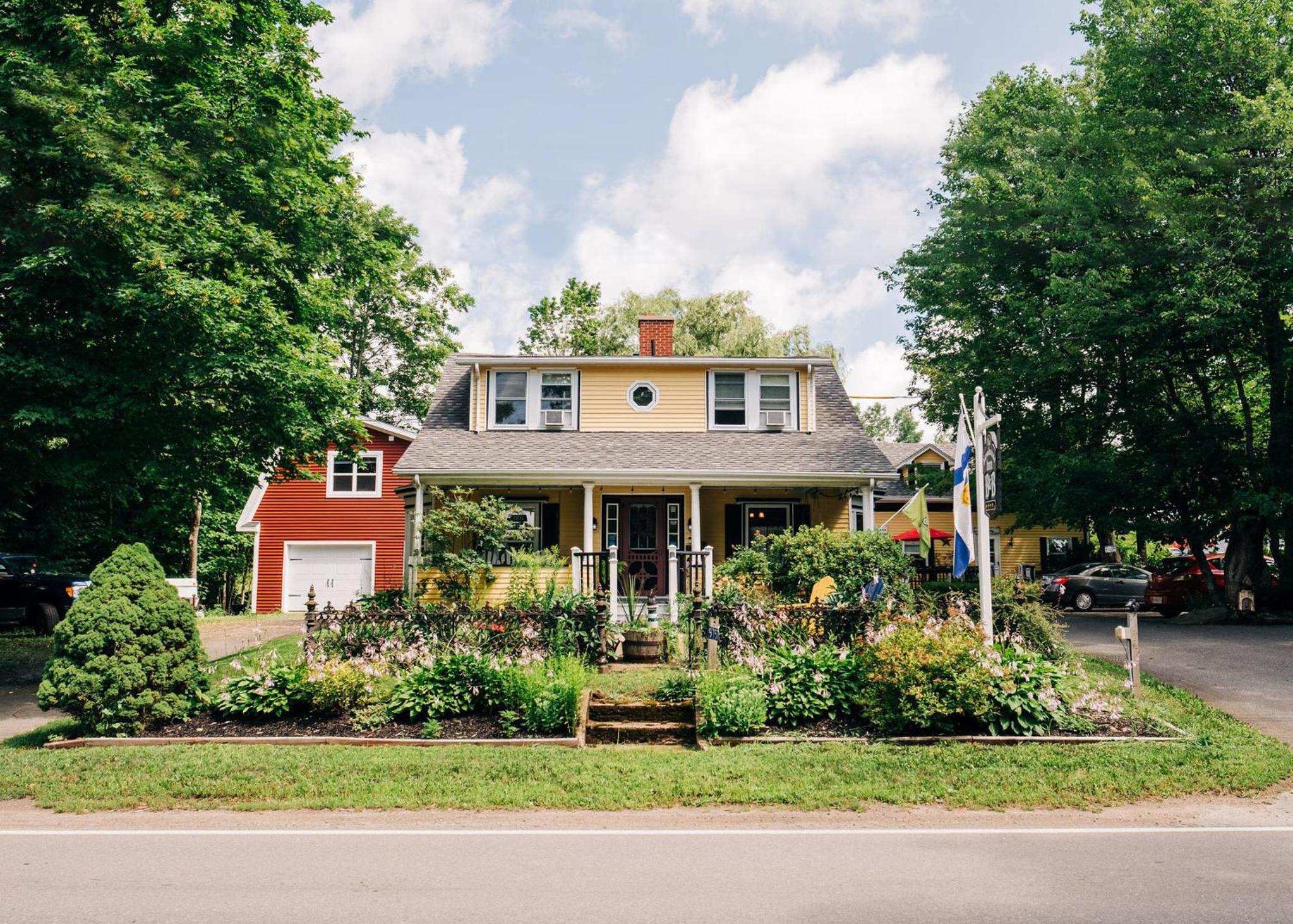 Farmhouse Inn B&B