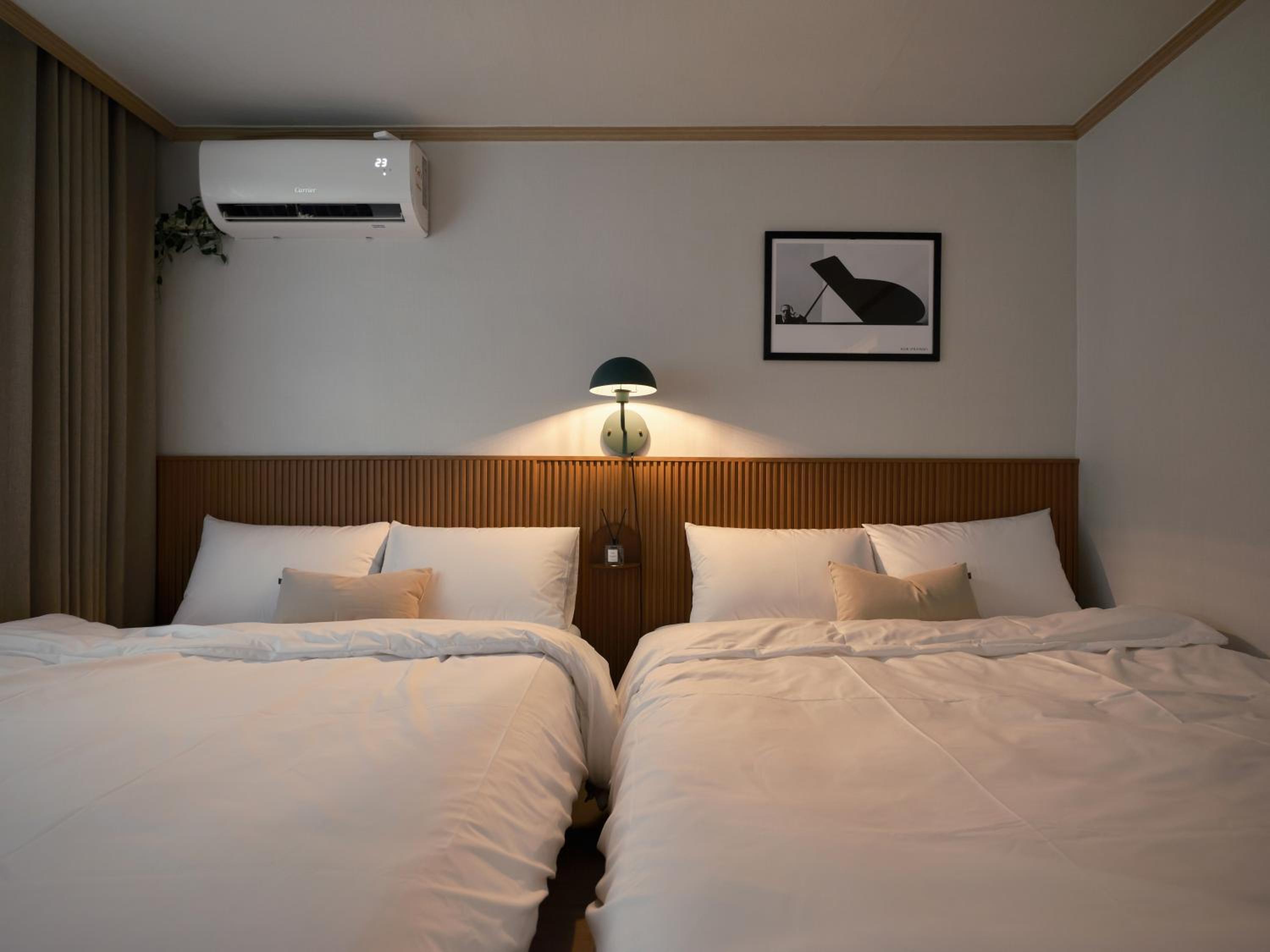 hotel room