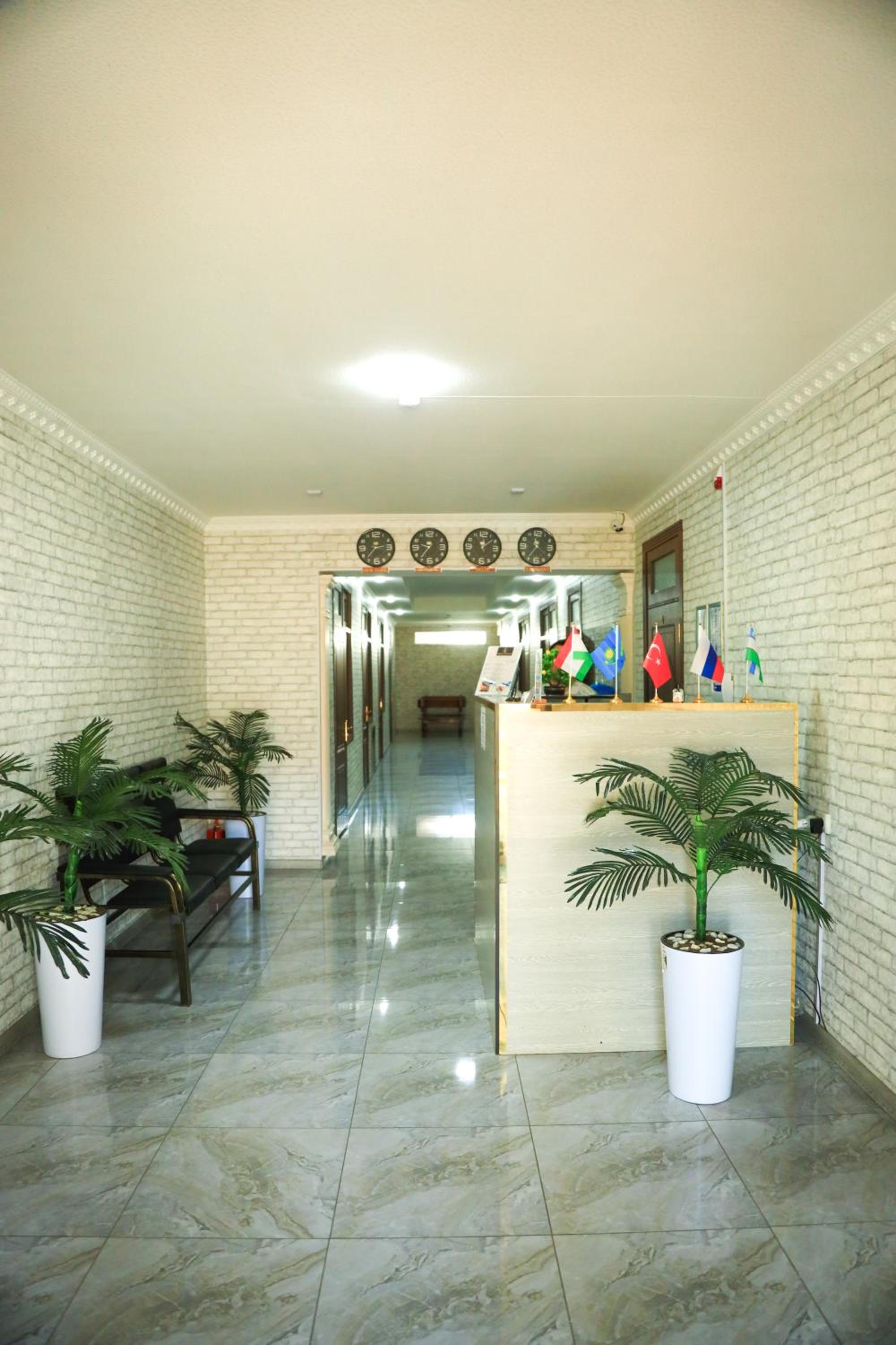 Family Registan Hotel