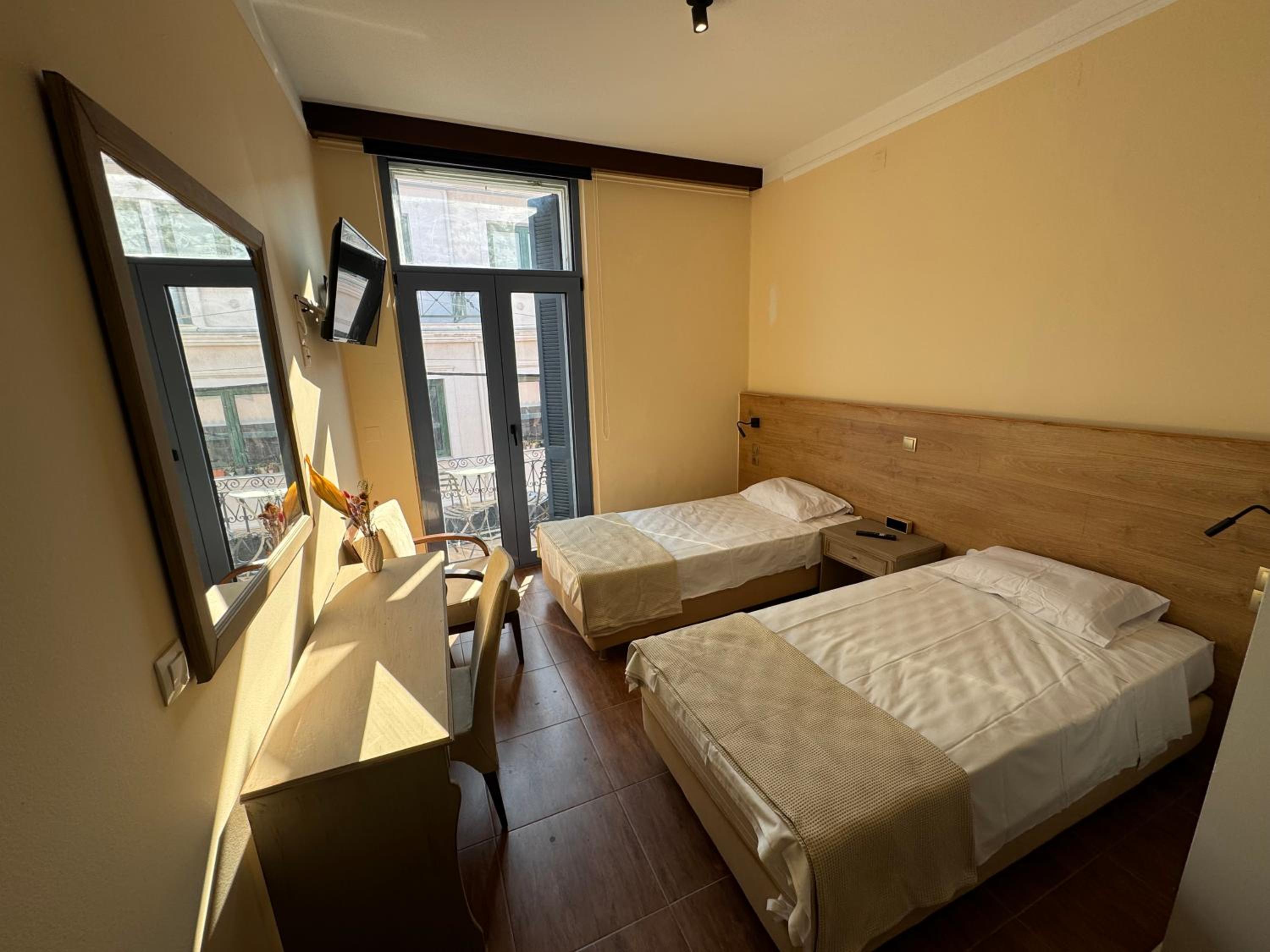Alley Rooms view 5