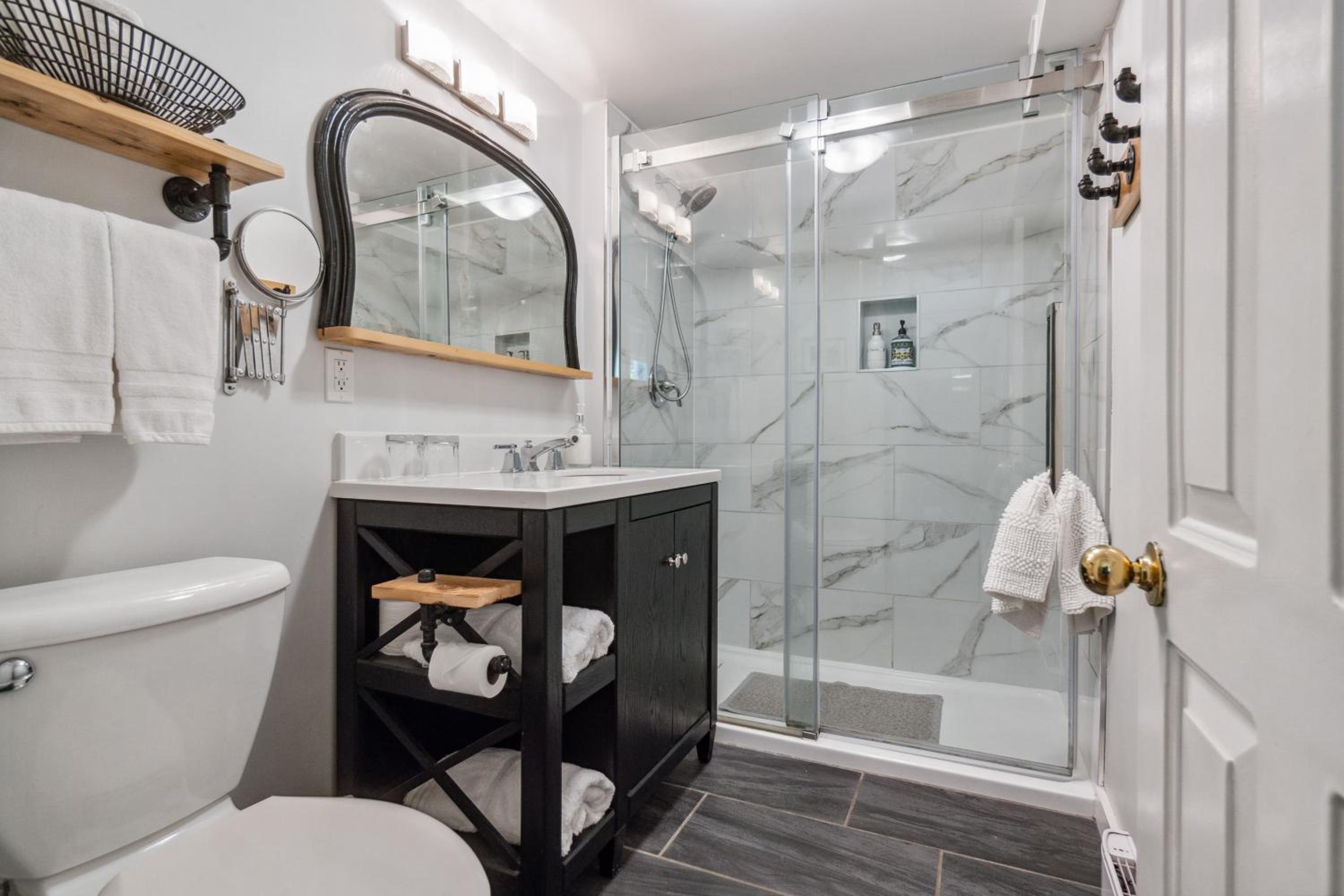 Farmhouse Inn B&B
