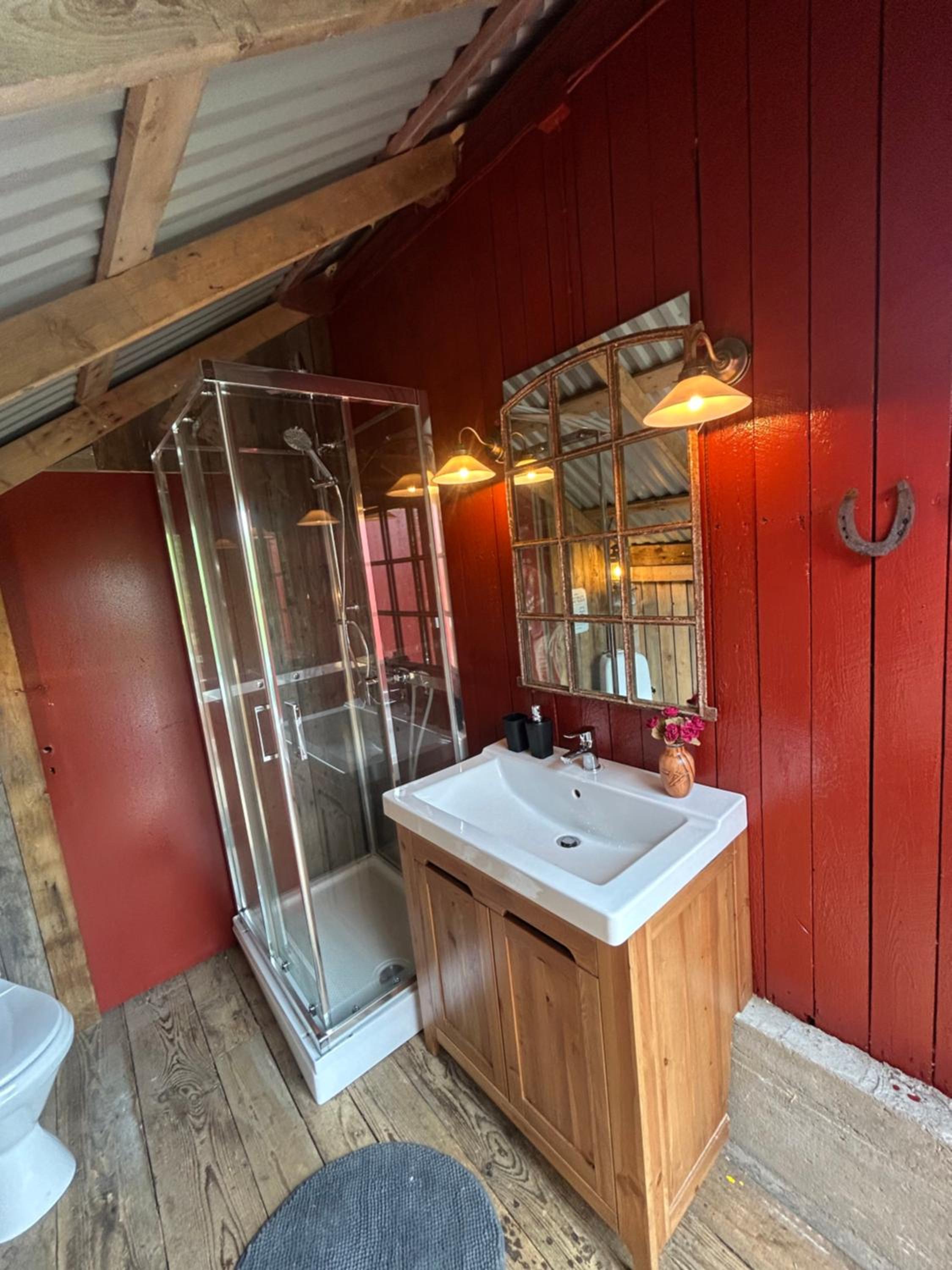 Beautiful Barn Studio - Lake View view 2