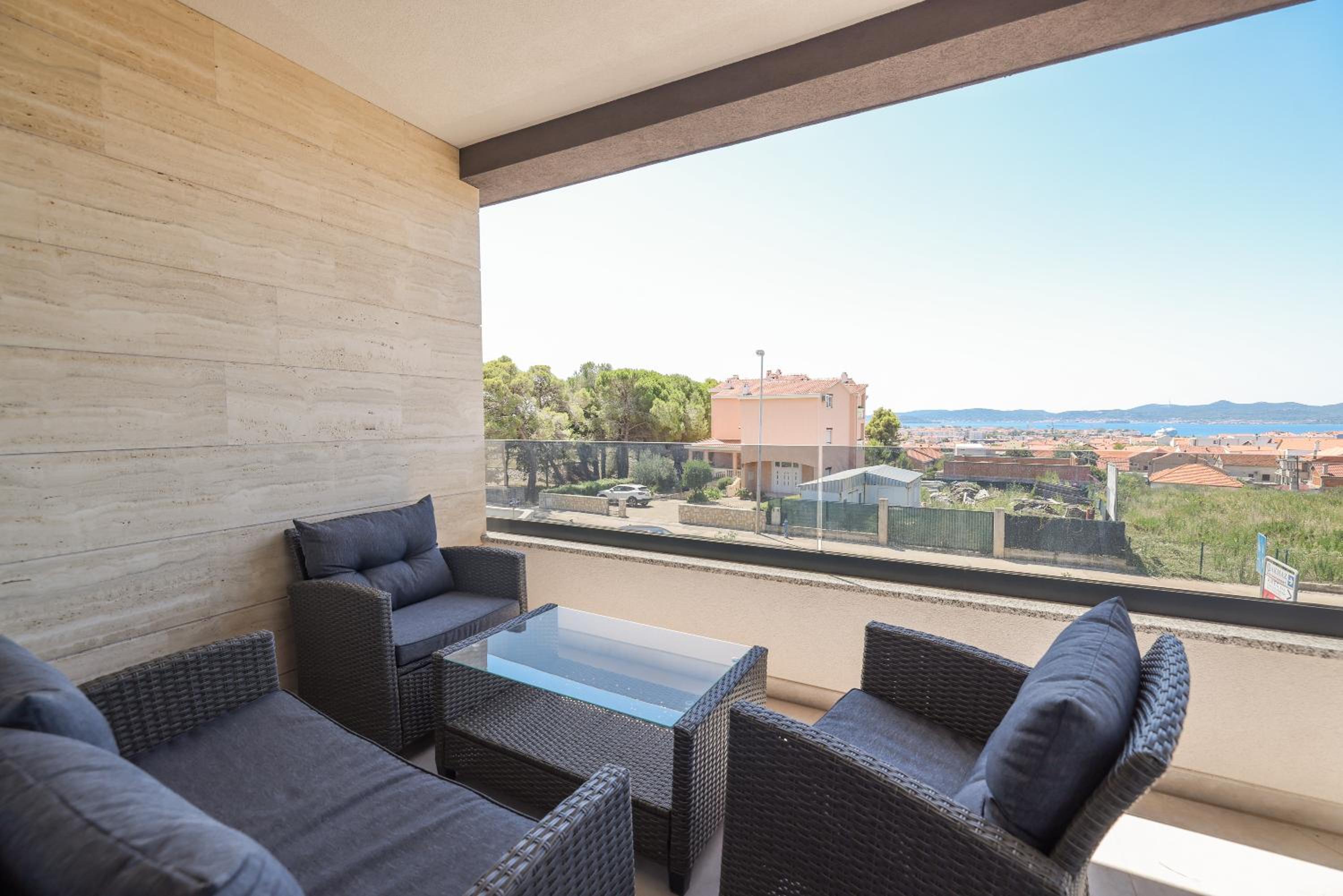 Two bedroom apt Luxury Gold Ivana with private parking view 3