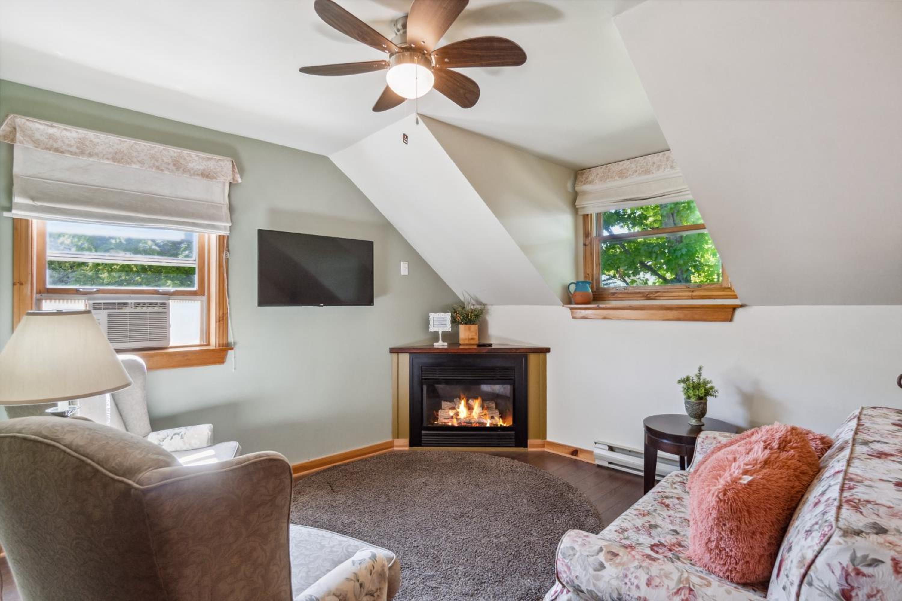 Farmhouse Inn B&B