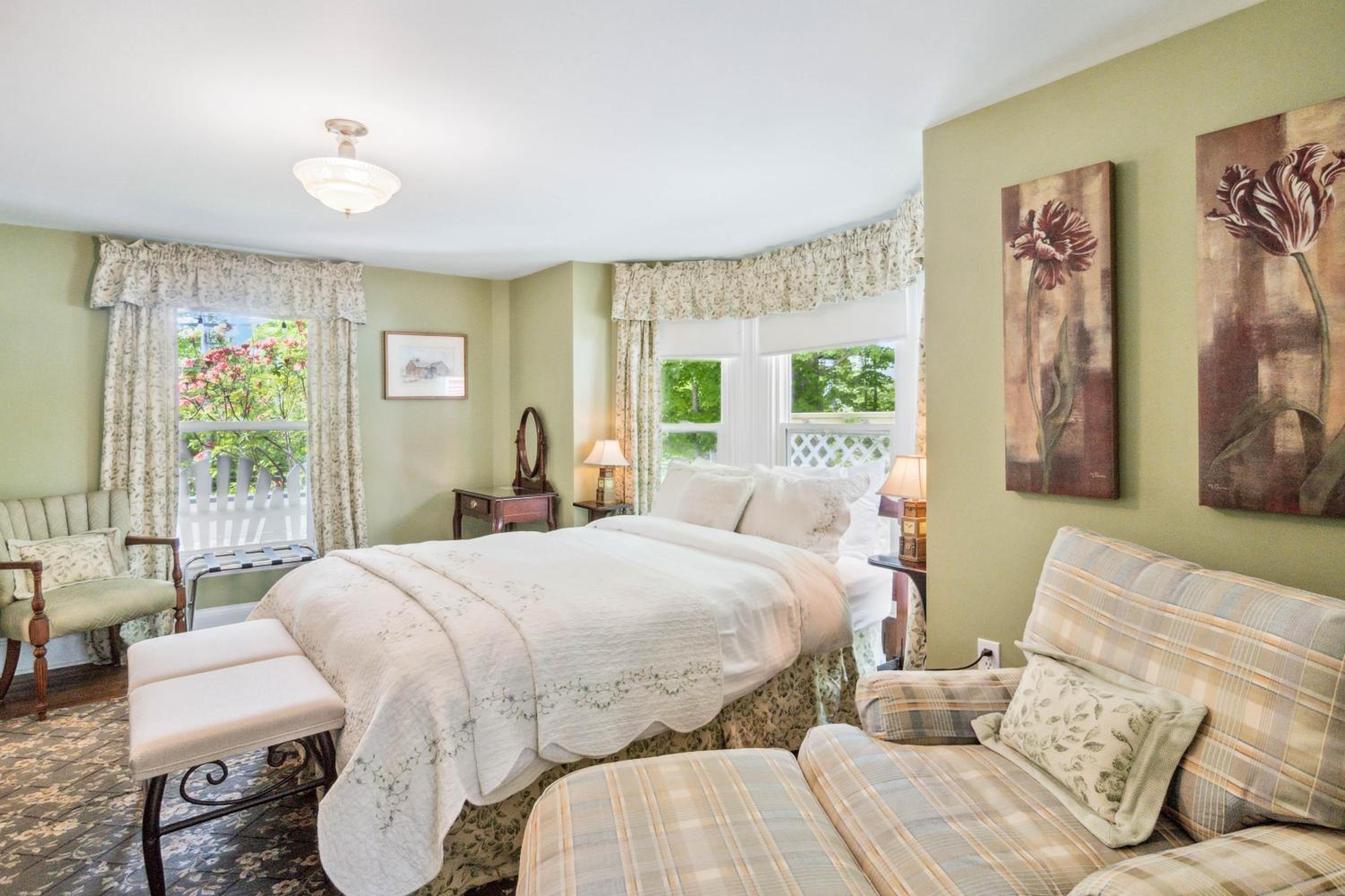 Farmhouse Inn B&B