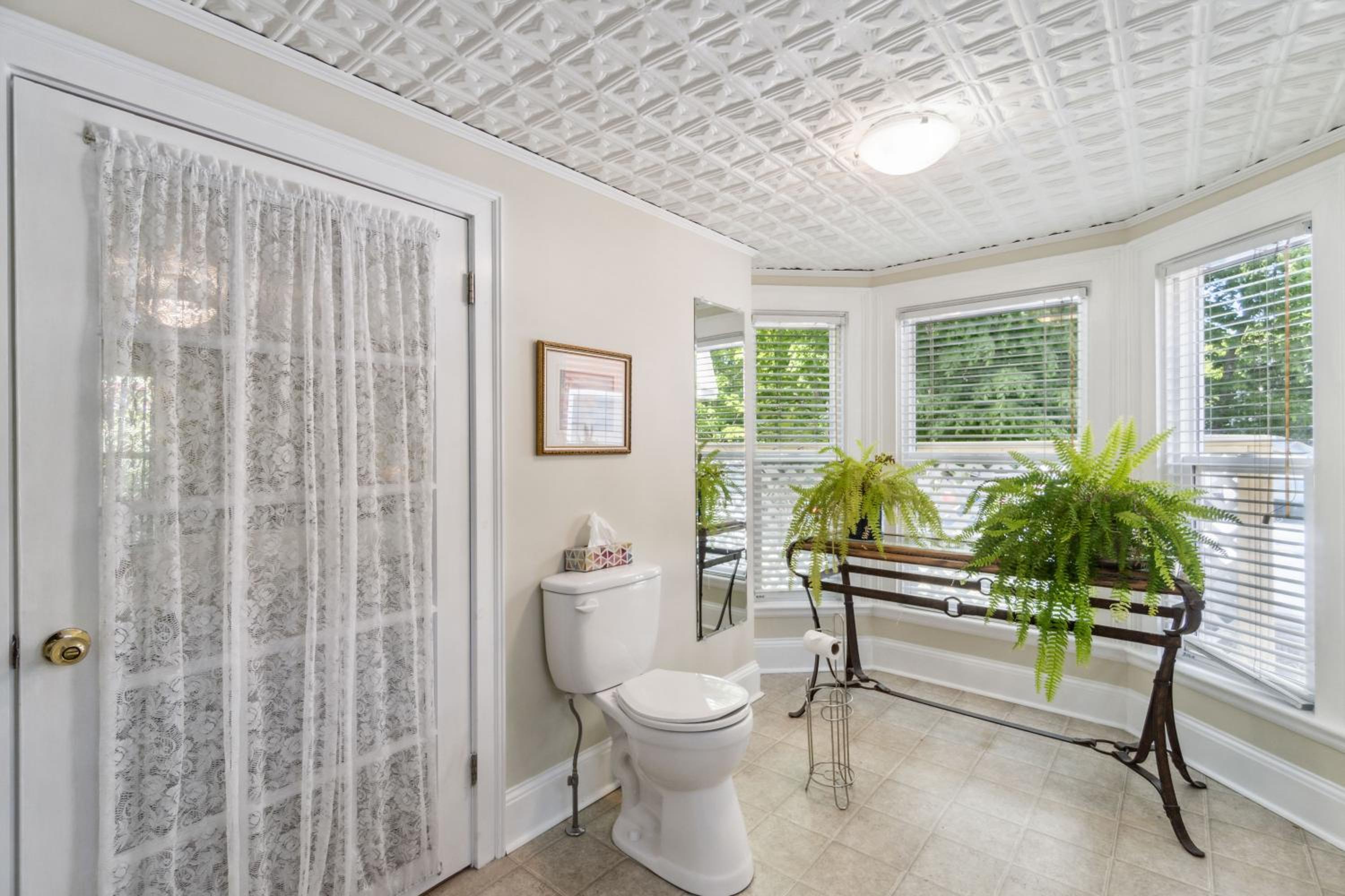 Farmhouse Inn B&B