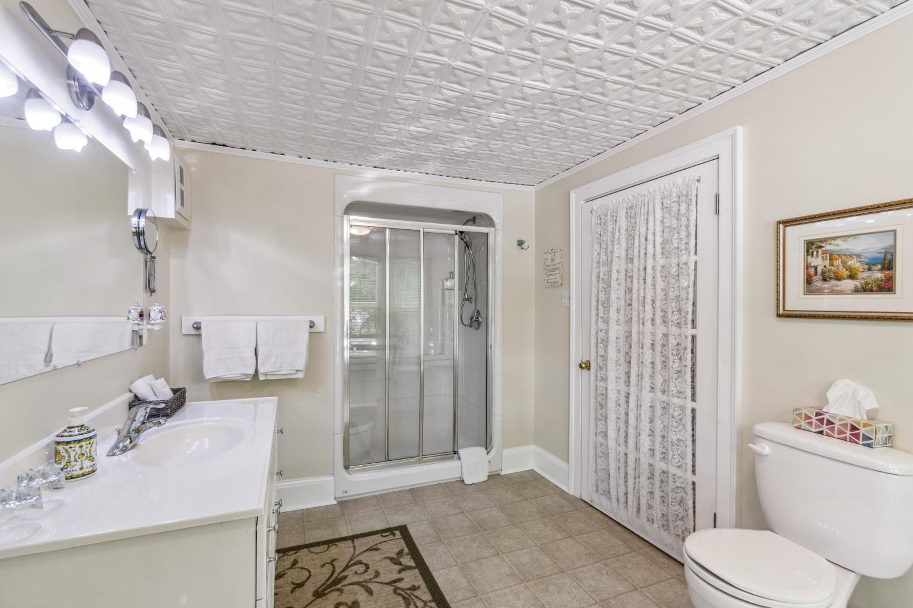 Farmhouse Inn B&B