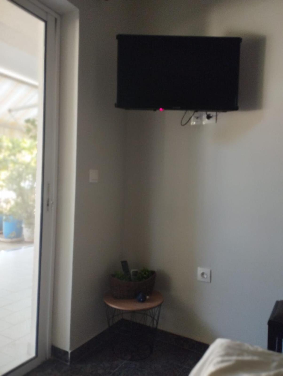 Astros Apartments