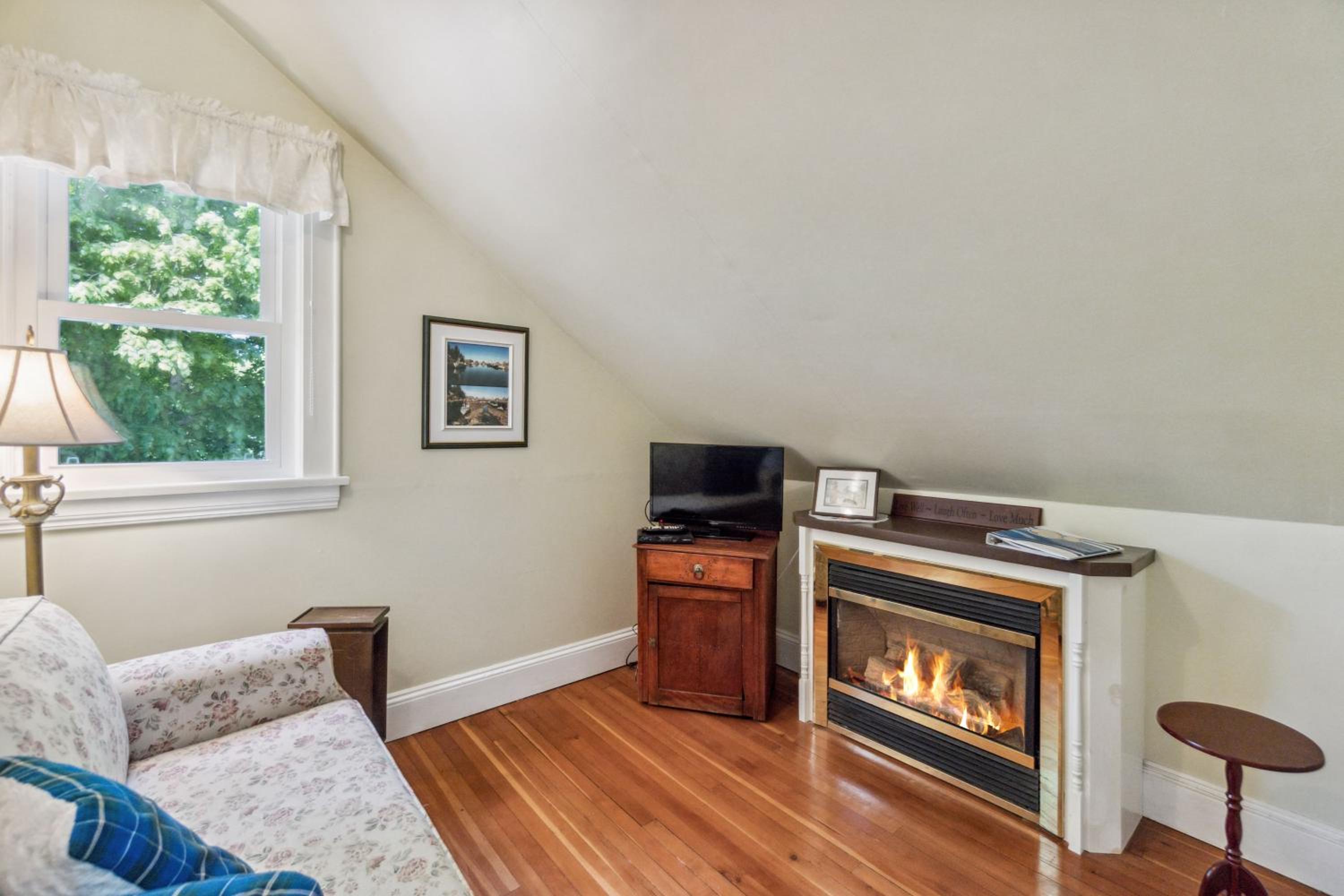 Farmhouse Inn B&B