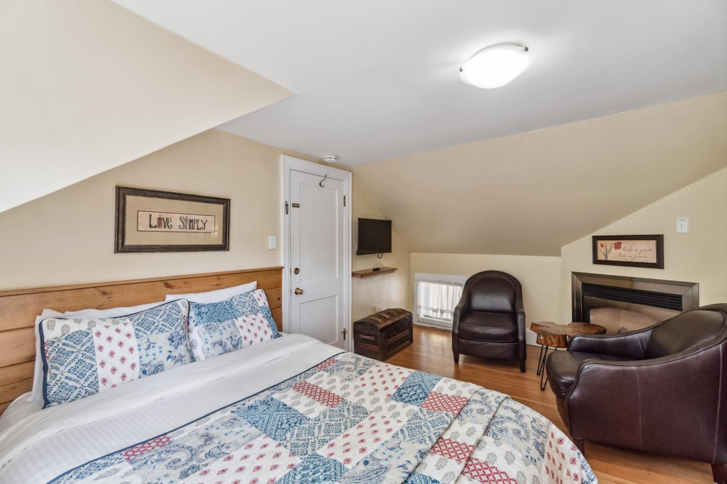 Farmhouse Inn B&B