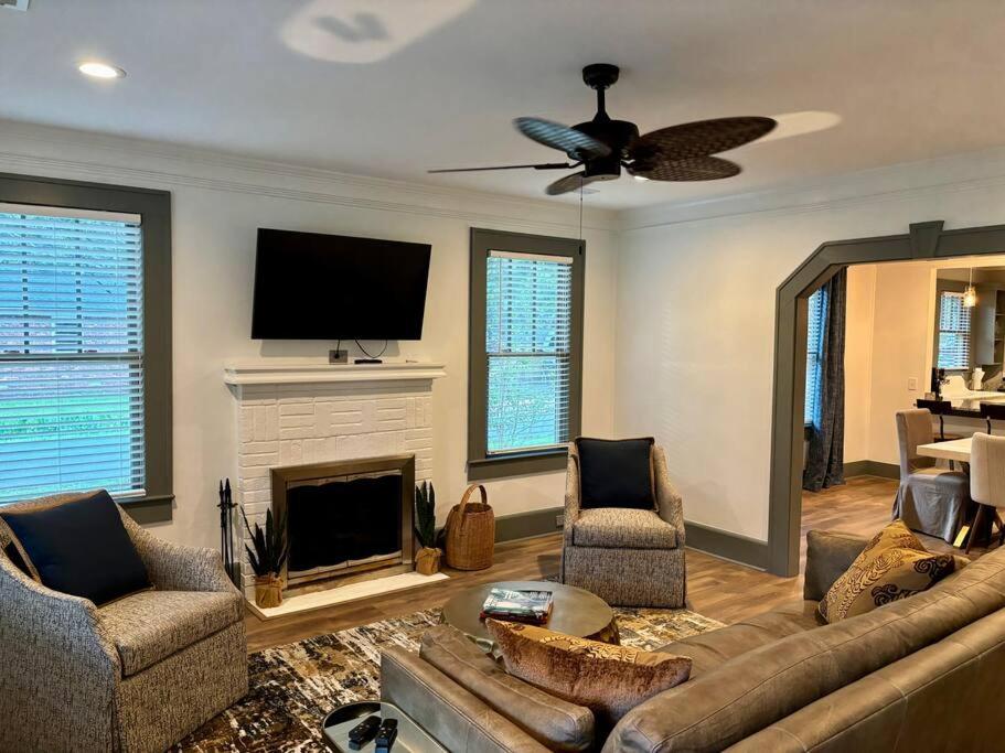 Charming Charleston House view 5