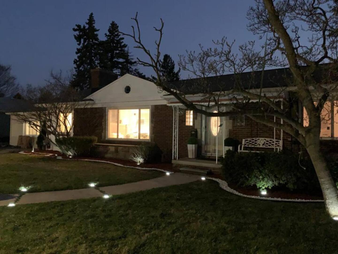 Elegant & spacious 32 Gem in Harper Woods view 2