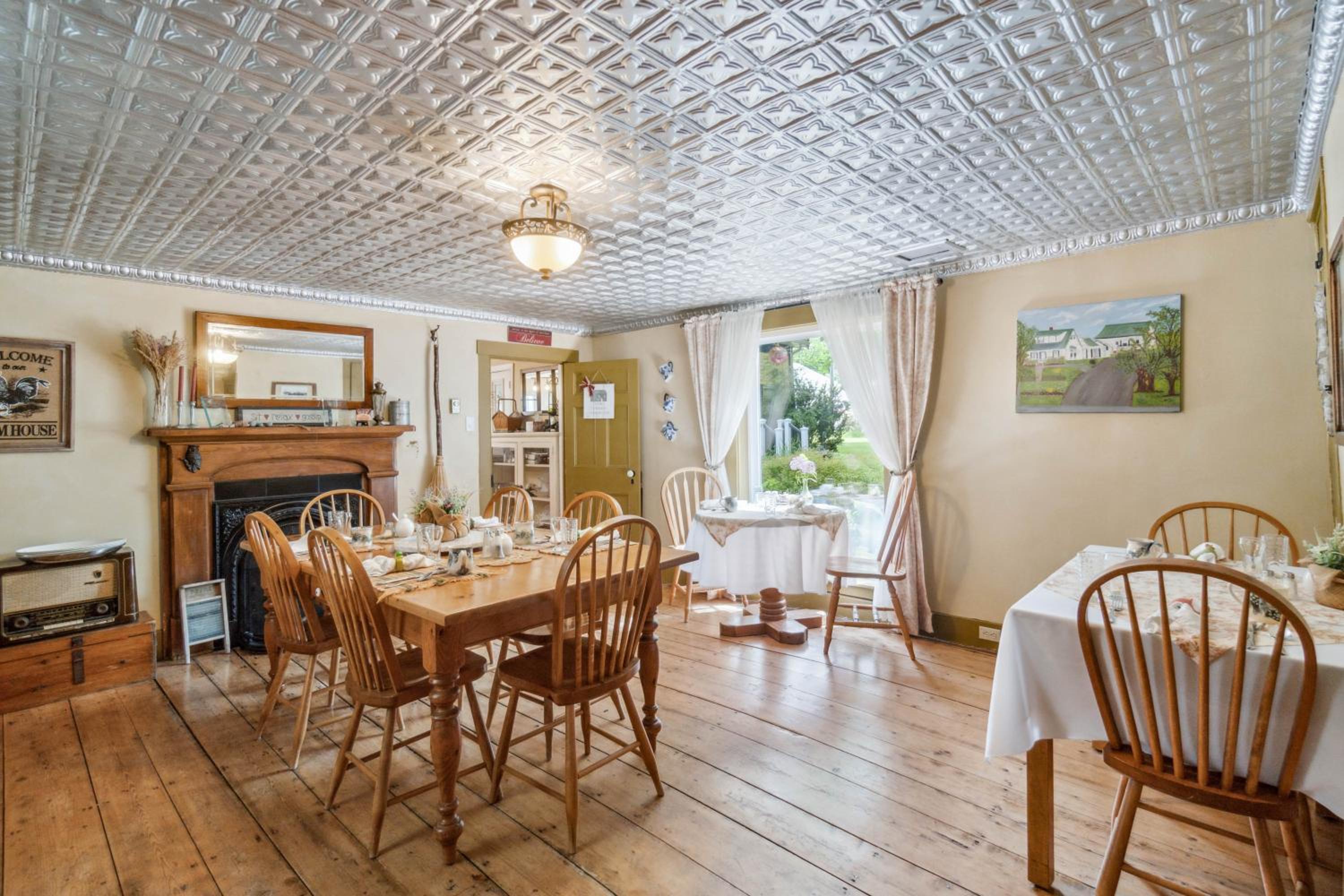 Farmhouse Inn B&B