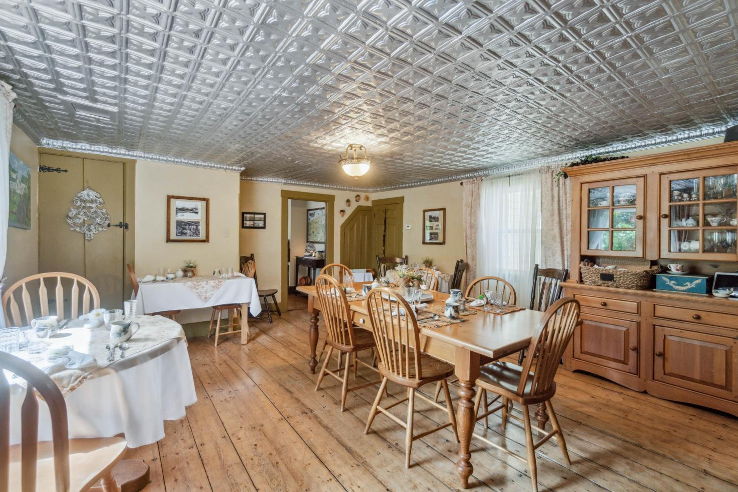 Farmhouse Inn B&B