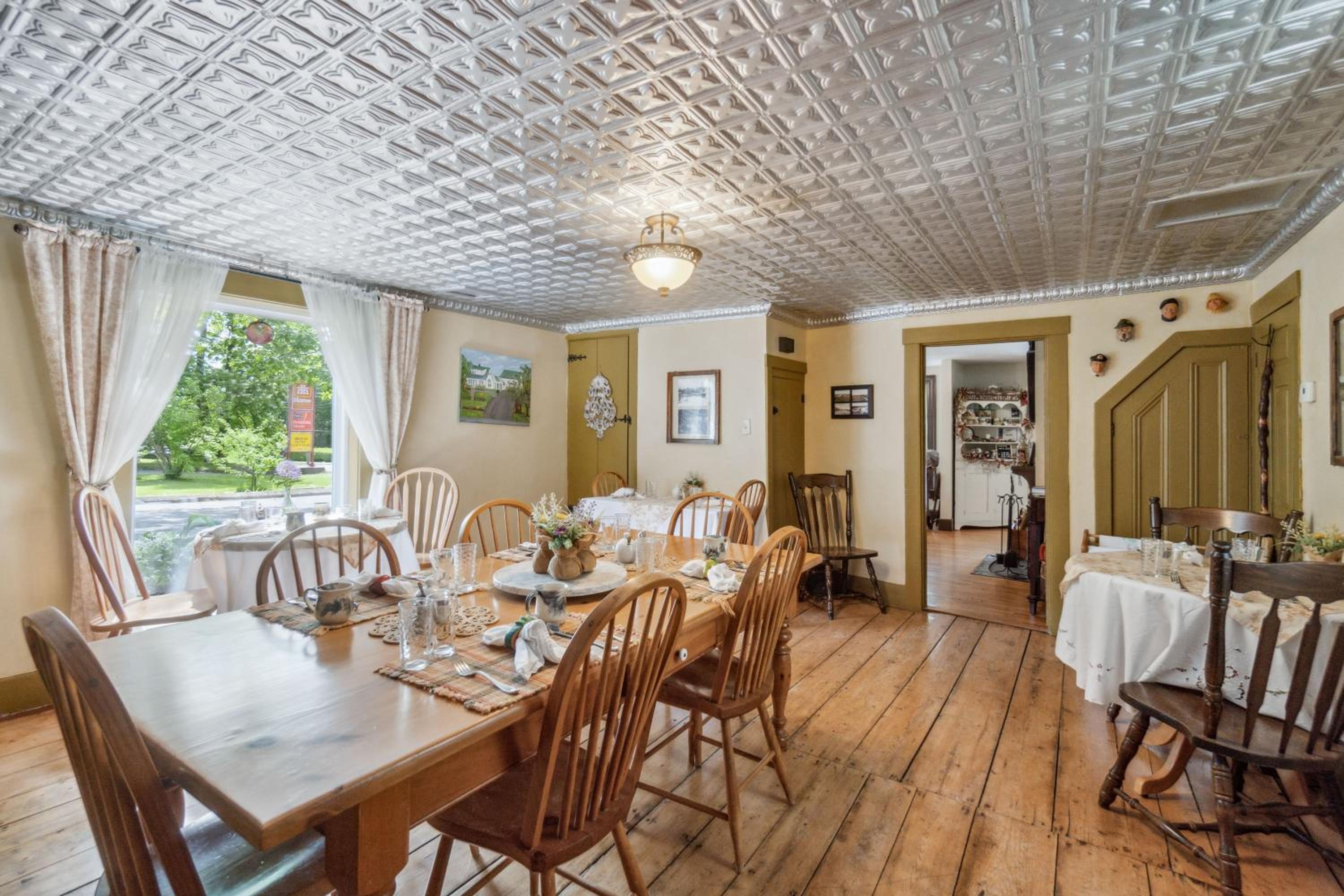 Farmhouse Inn B&B