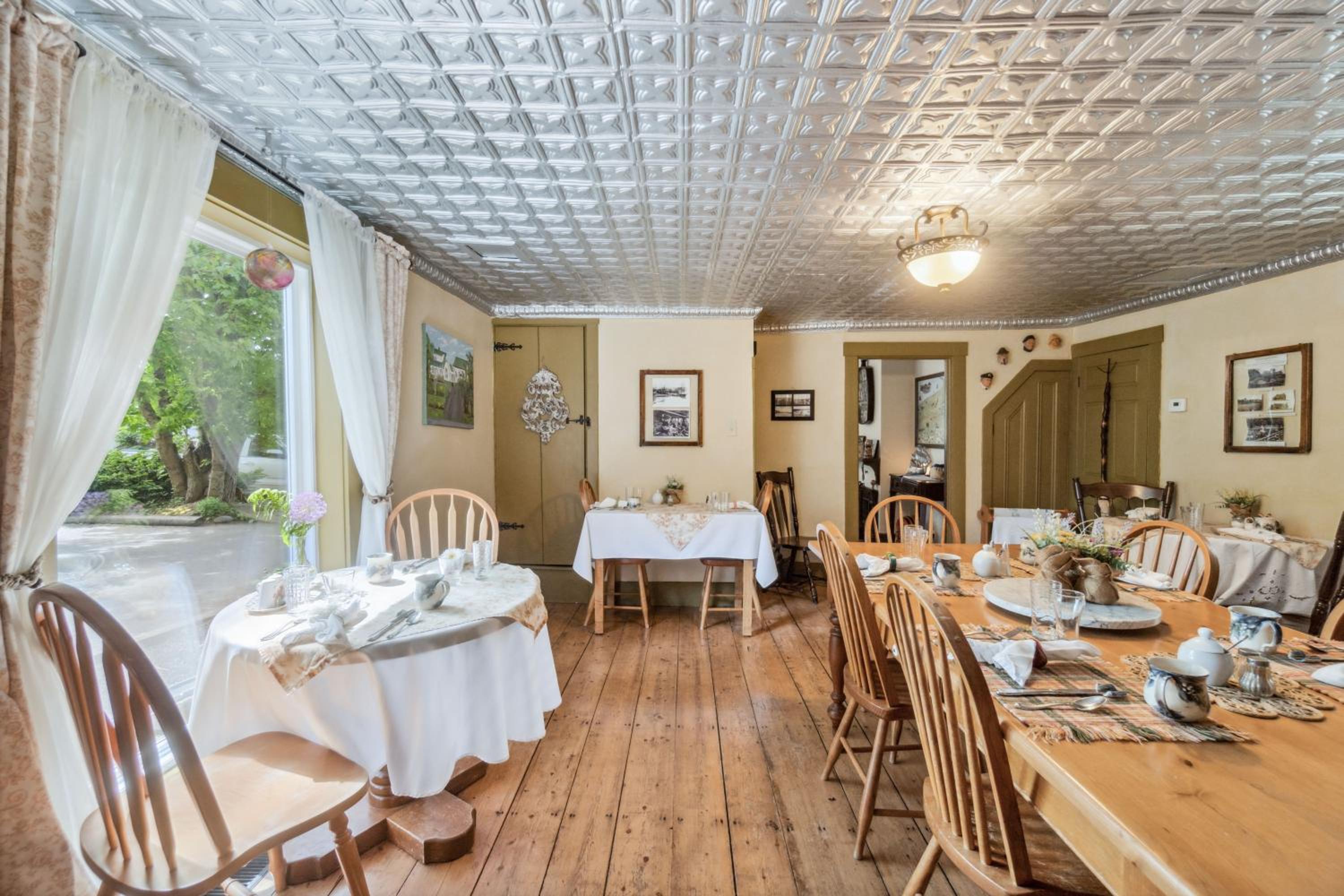 Farmhouse Inn B&B