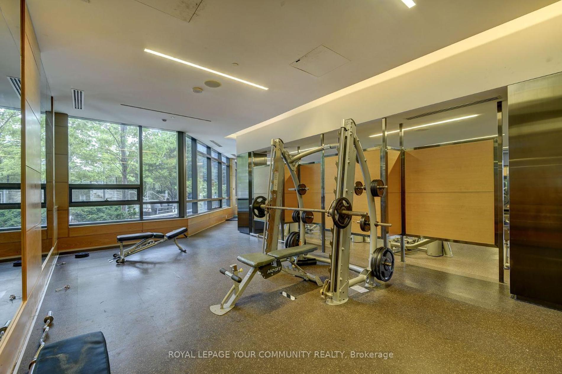 Sleek 1BR & Sttudy Condo - CN Tower, Skyline view - North York