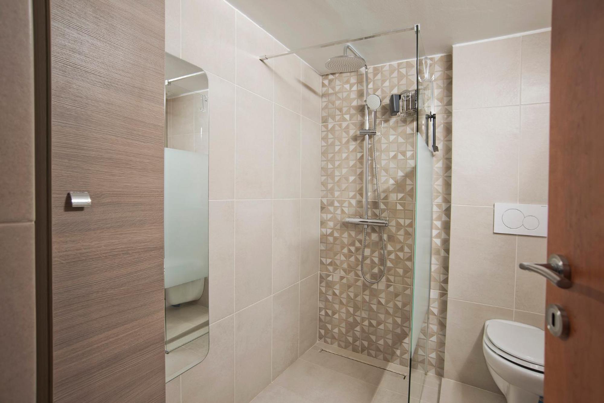 SeaLiv Apartment