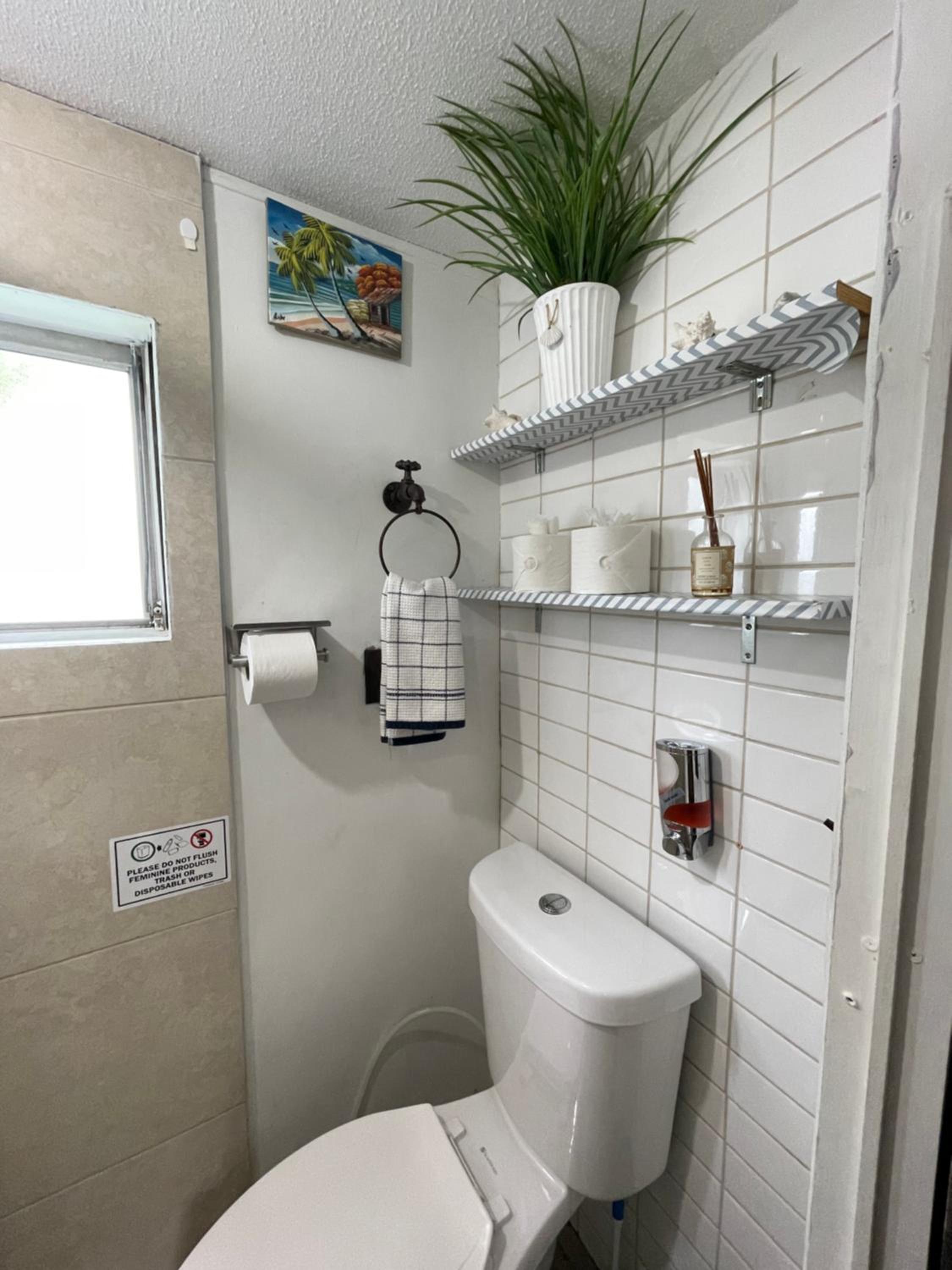 Tampa Vacations - Tiny but cozy manufactured house - Property Image 4