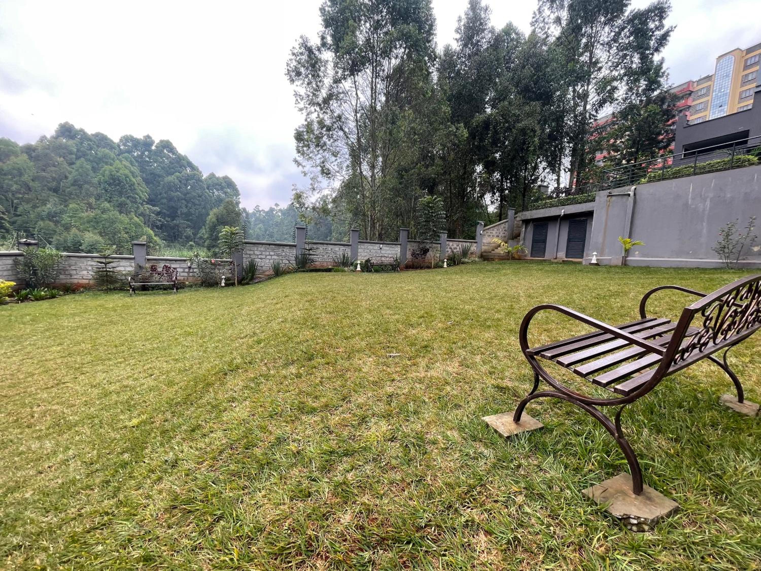 Executive 3-Bed Apartment in Kitusuru , Nairobi view 3