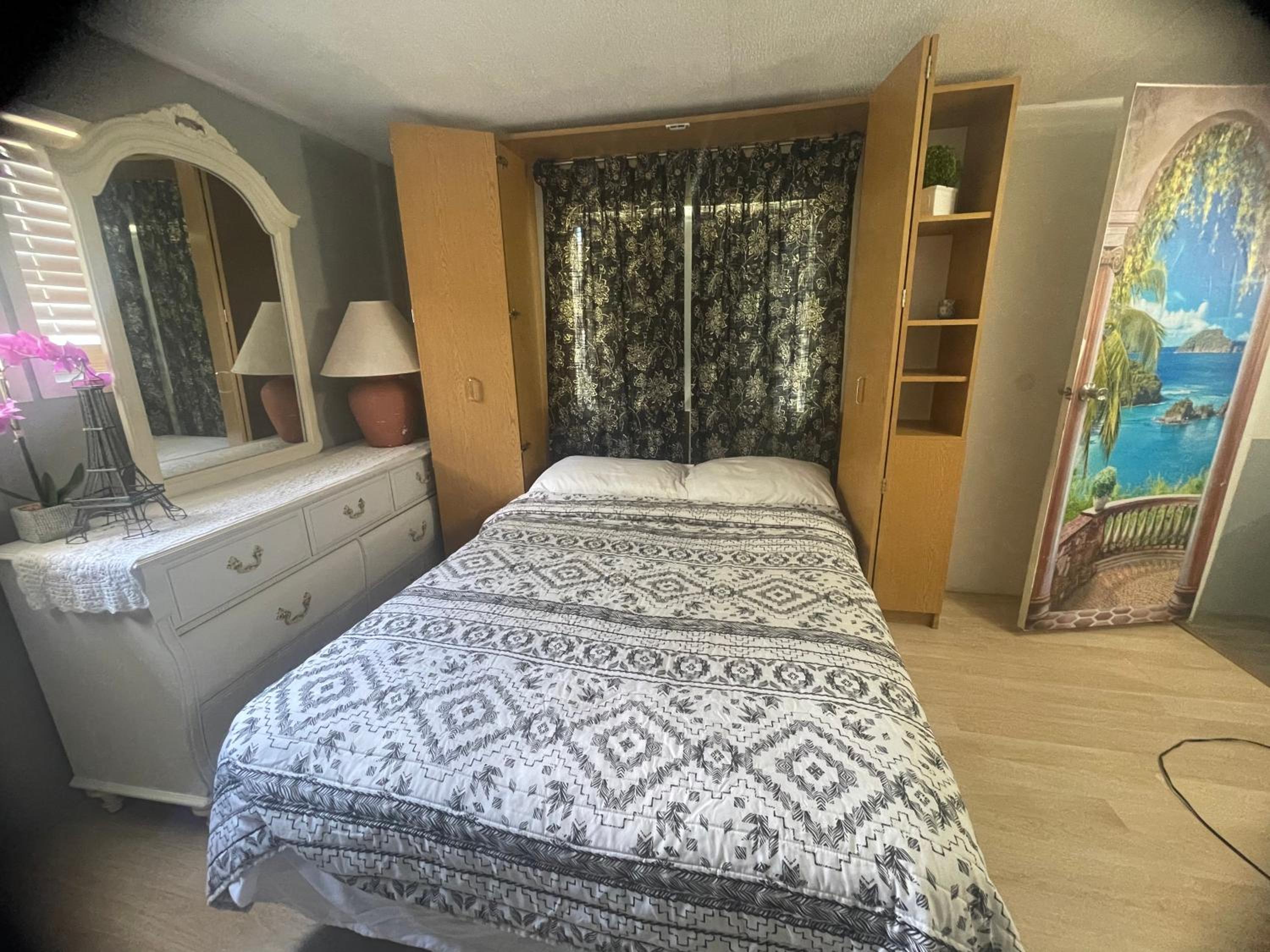Tampa Vacations - Tiny but cozy manufactured house - Property Image 2