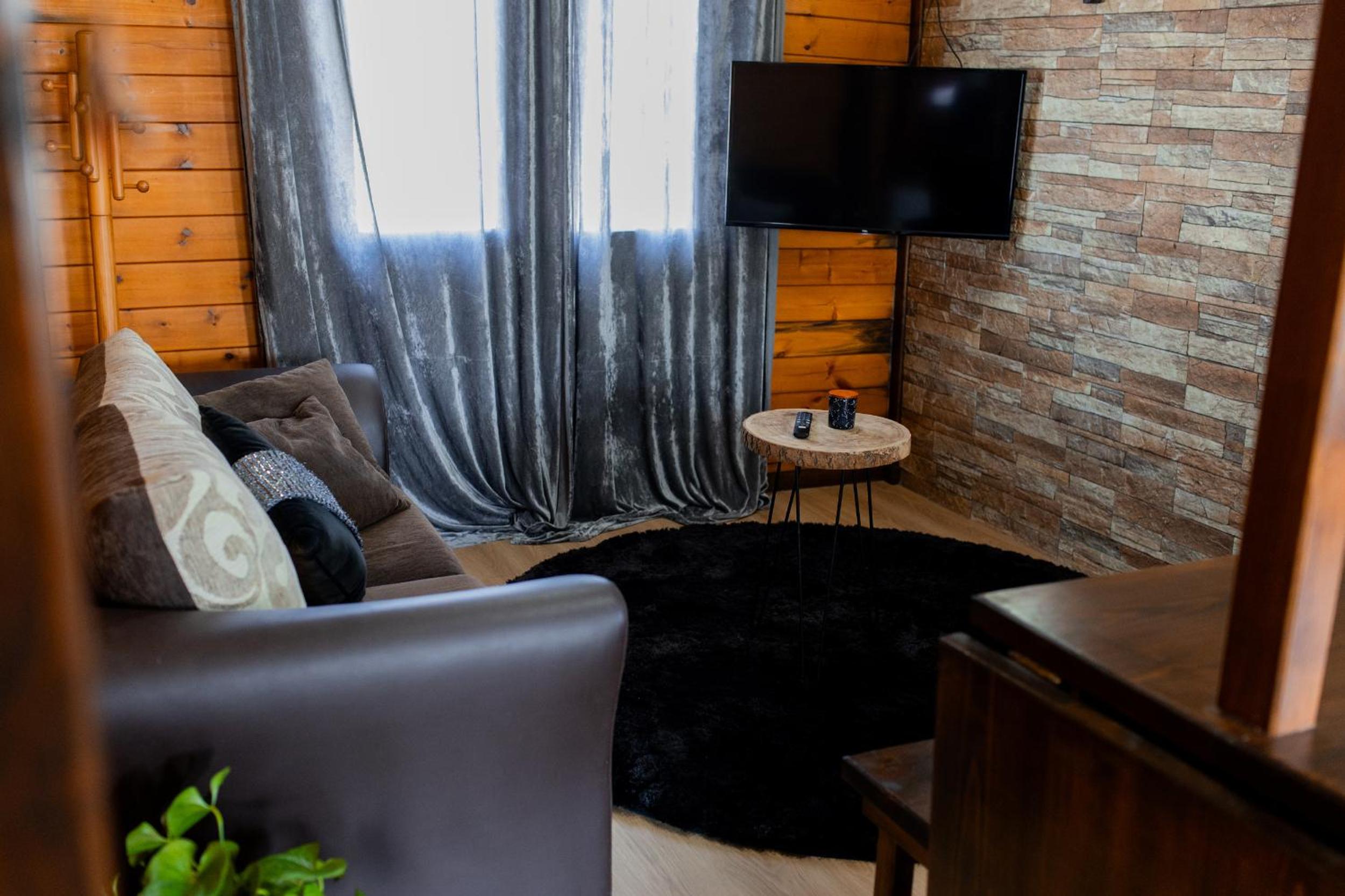 Gothes Chalet Javier