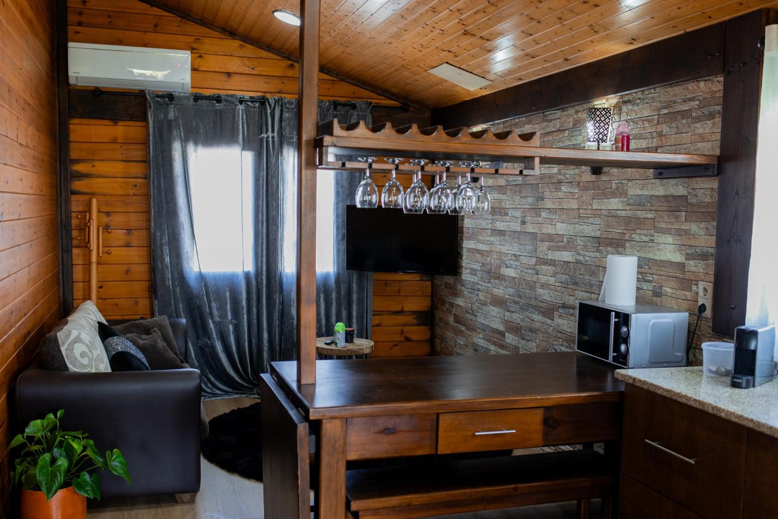 Gothes Chalet Javier