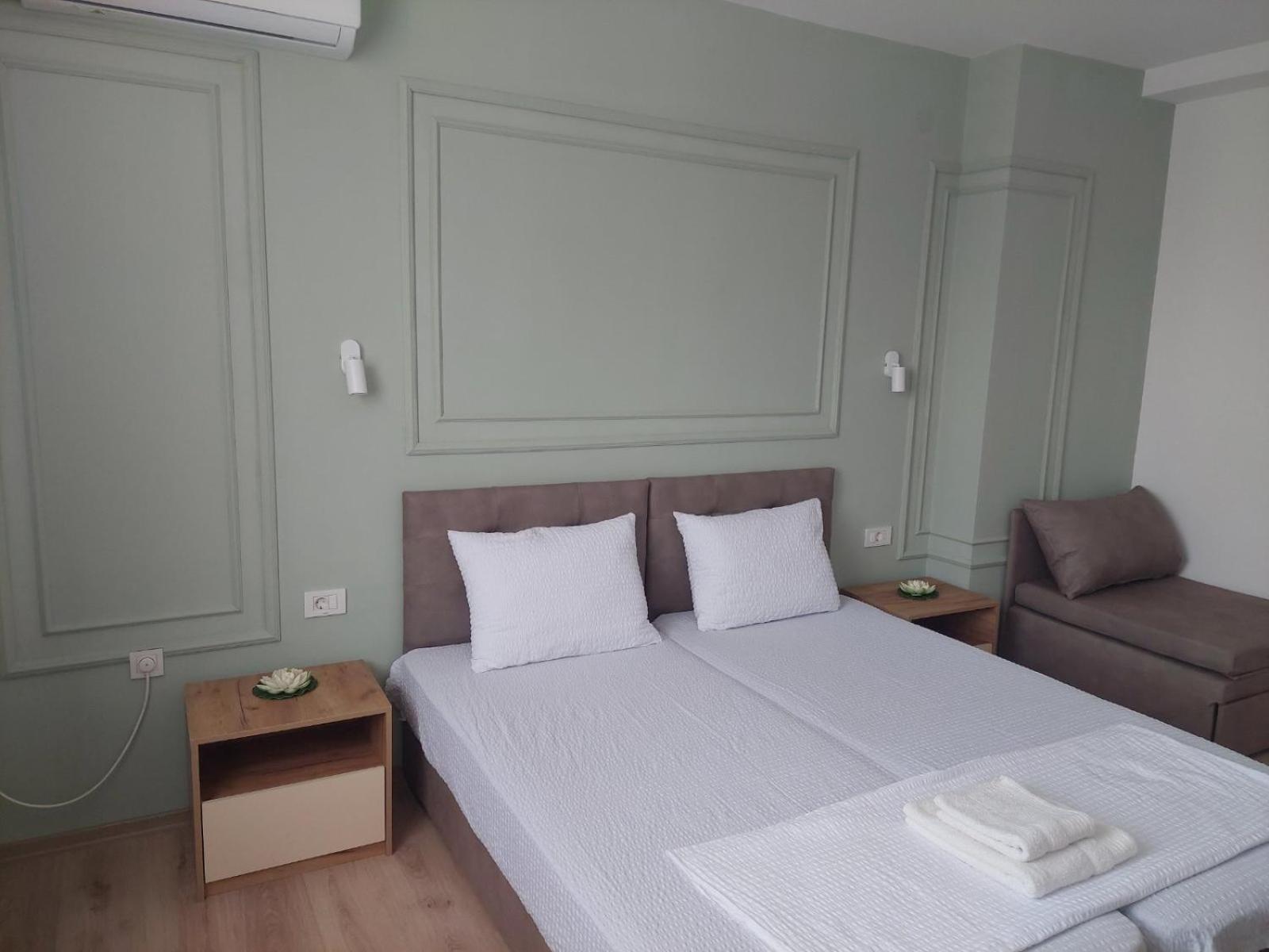 Lotos Apartments