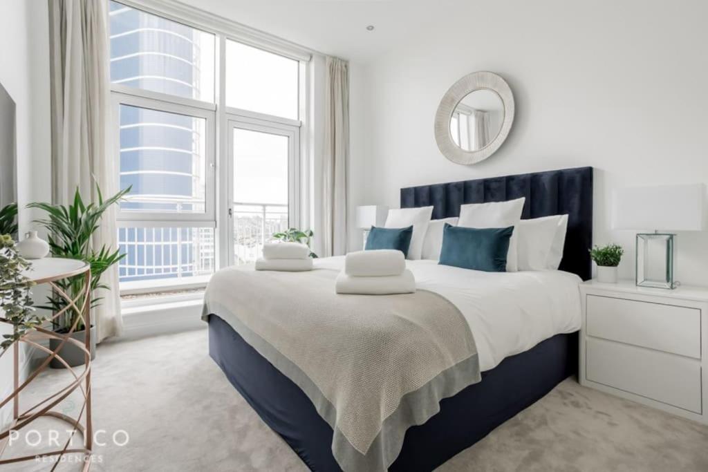 Portico Residences - Stunning Penthouse with River Views in Battersea view 4