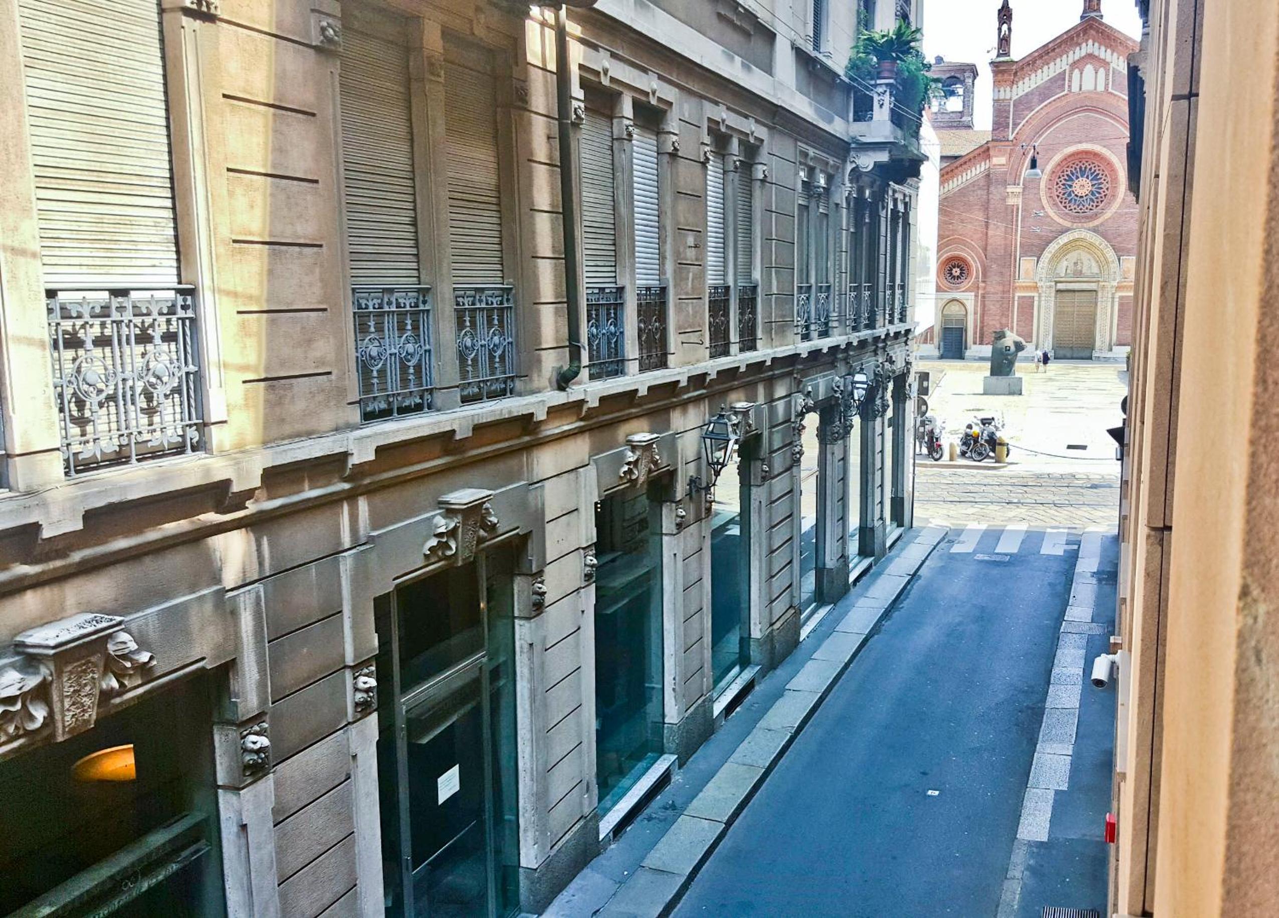 Foro Buonaparte - Red suite Castello Sforzesco