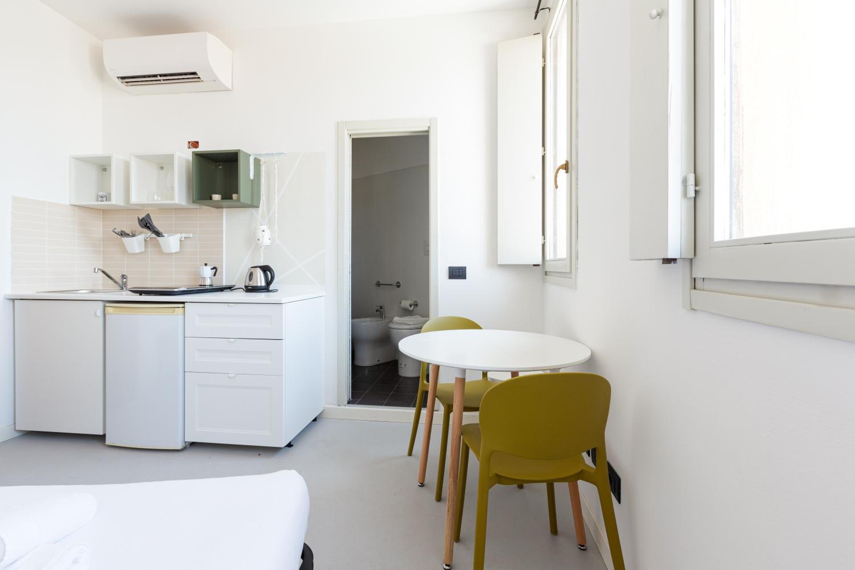 GuestHost - Milano Magenta Long Let Apts