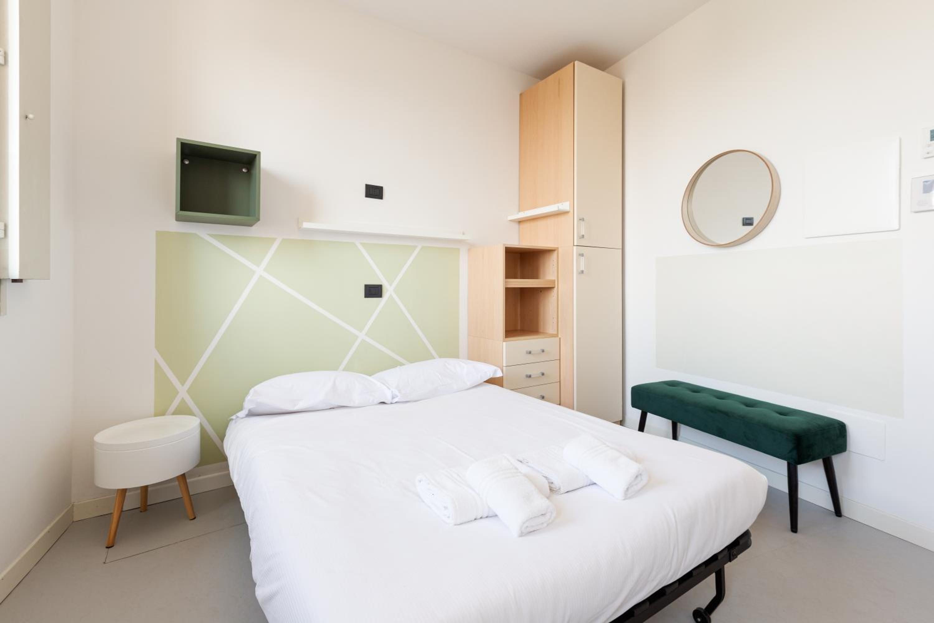 GuestHost - Milano Magenta Long Let Apts