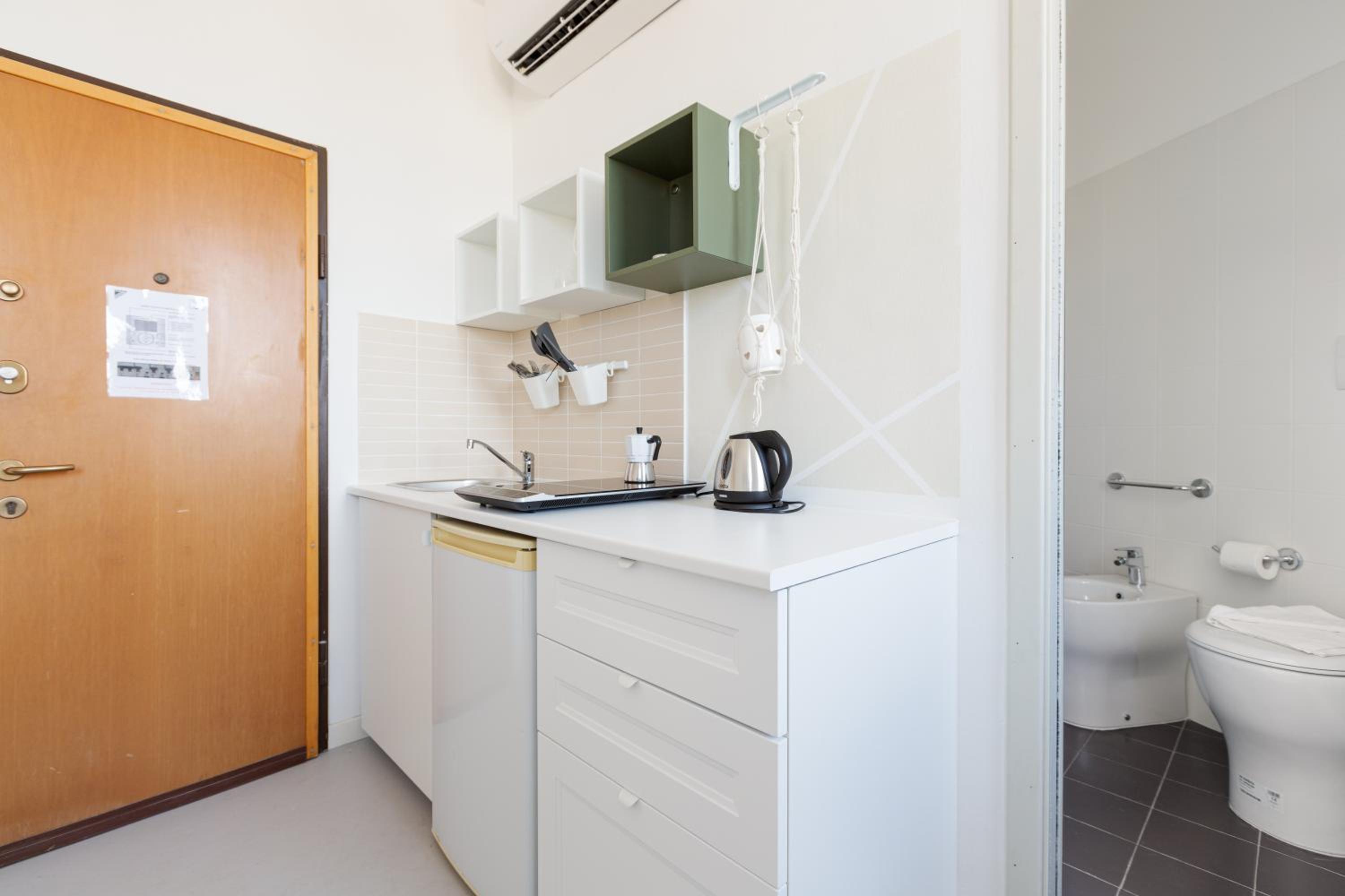 GuestHost - Milano Magenta Long Let Apts