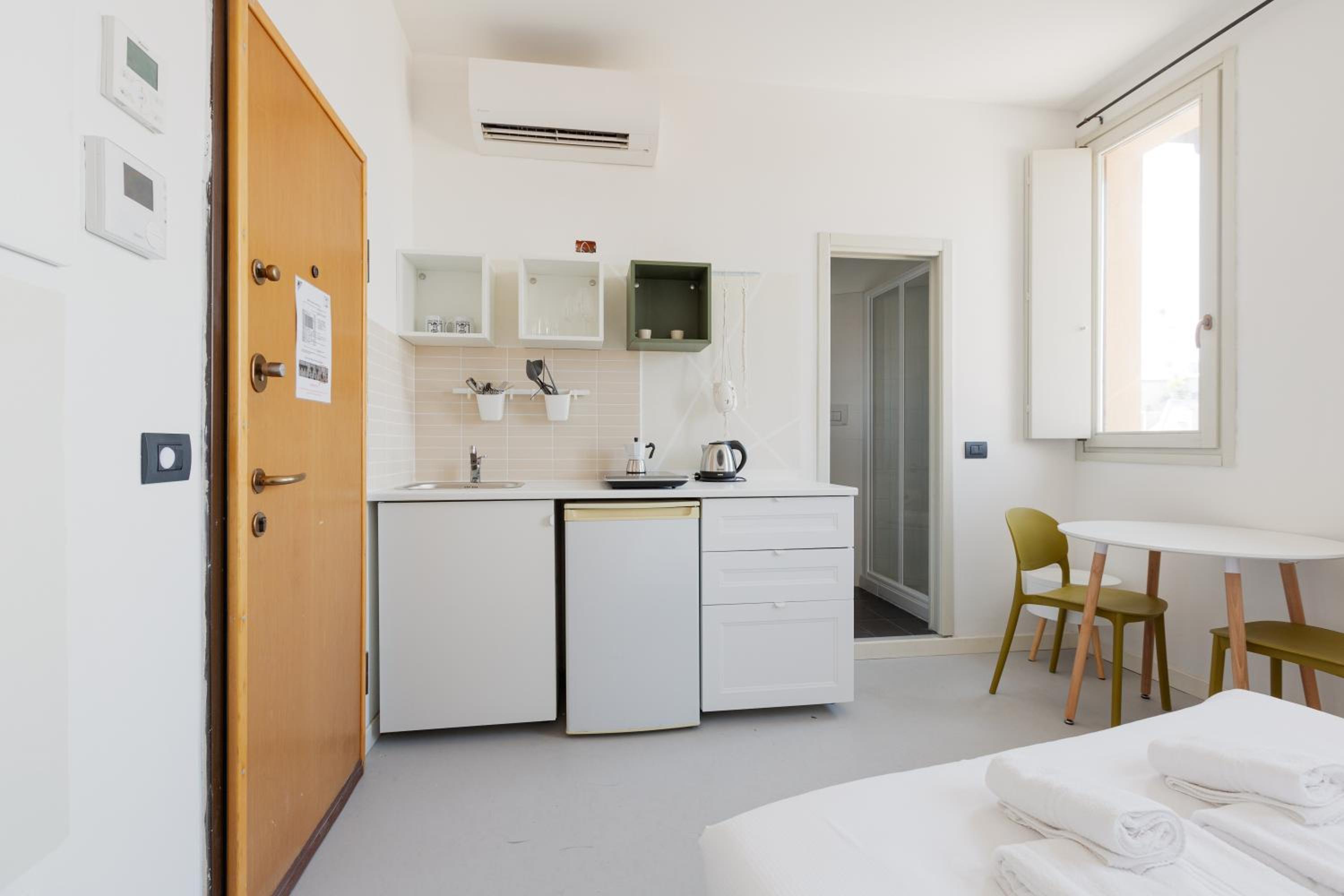 GuestHost - Milano Magenta Long Let Apts