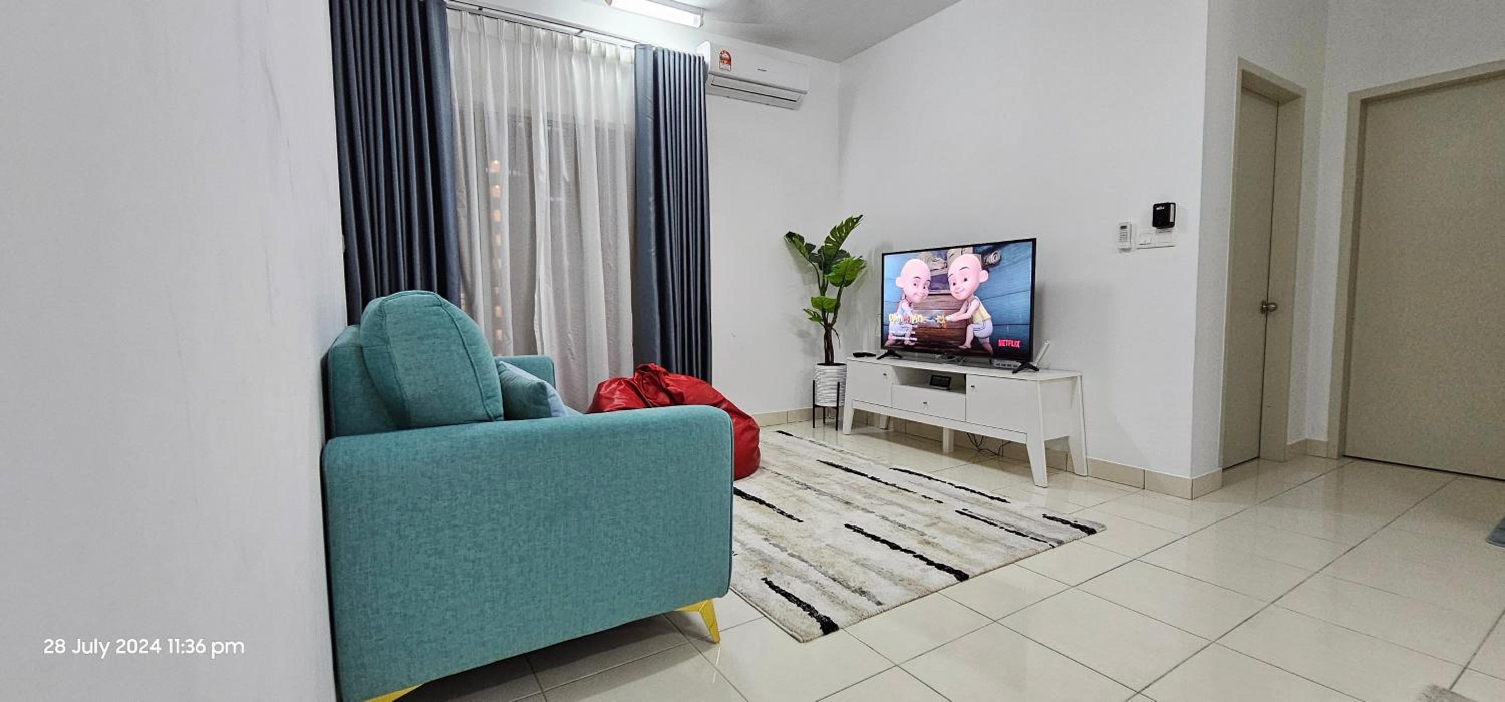 Alanis Residence Near KLIA Balcony with Washer Dryer Netflix photo 5