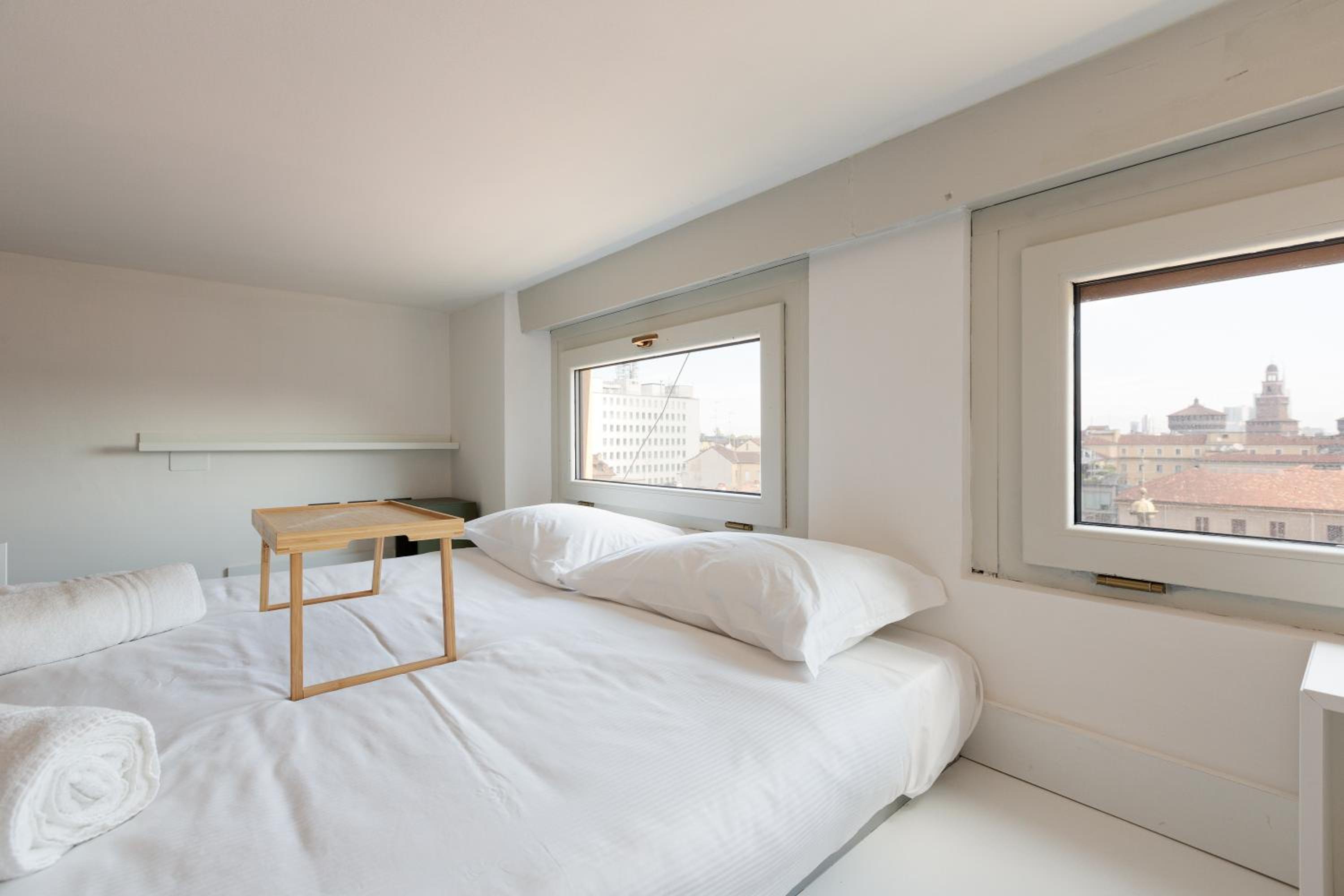 GuestHost - Milano Magenta Long Let Apts