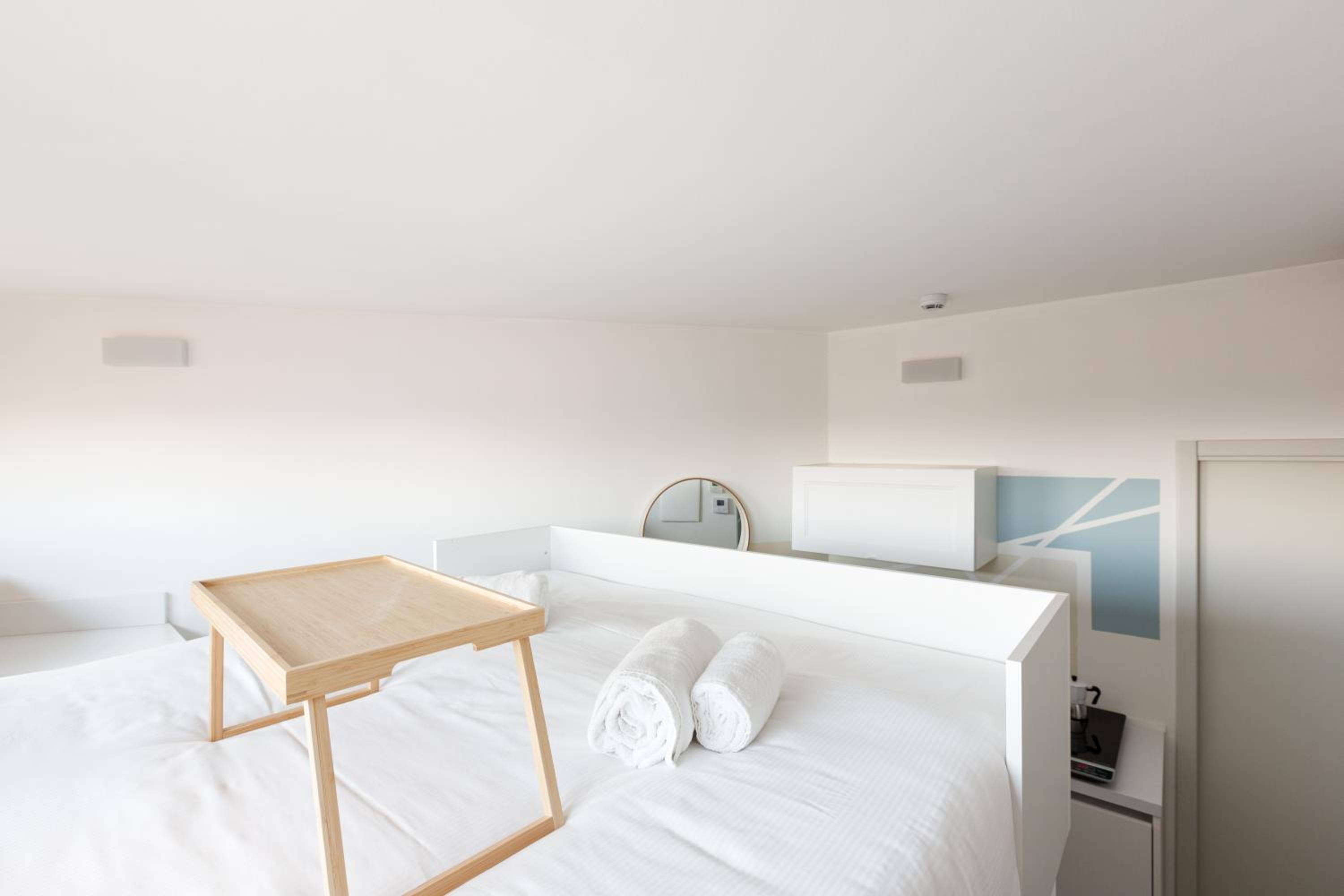 GuestHost - Milano Magenta Long Let Apts