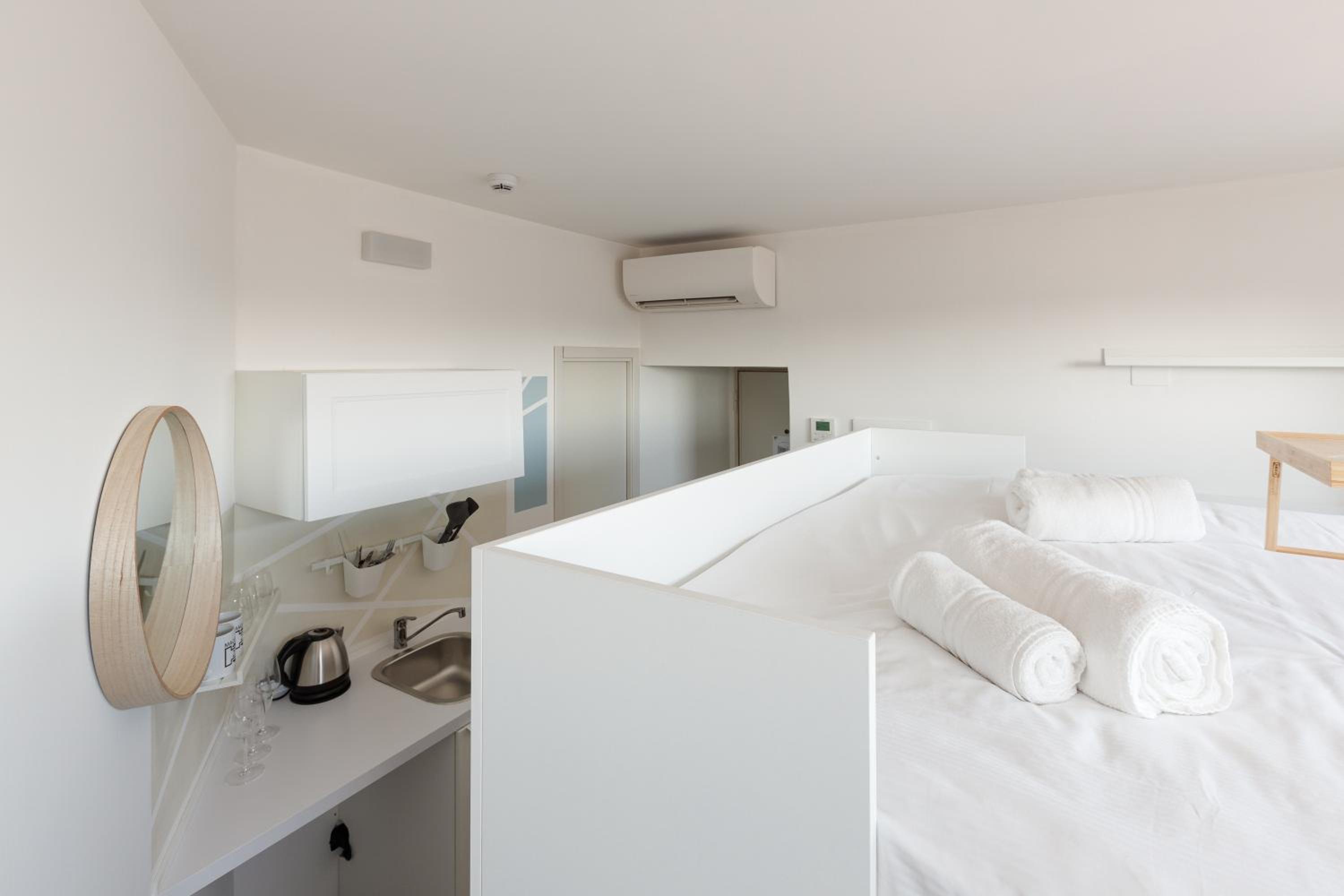 GuestHost - Milano Magenta Long Let Apts