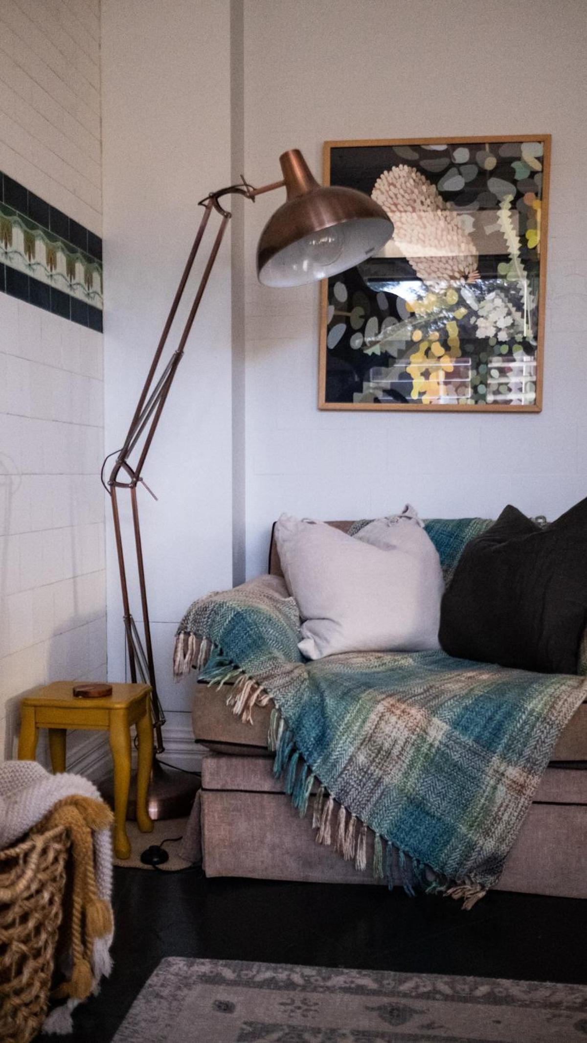 Charming Vintage Flat near Newtown. 11am checkout.