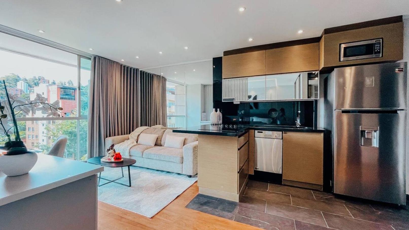 Amazing Luxury 1 Bedroom Gym & Pool Provenza 704