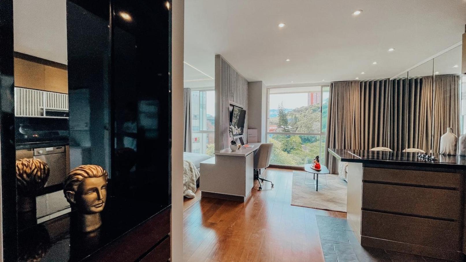 Amazing Luxury 1 Bedroom Gym & Pool Provenza 704
