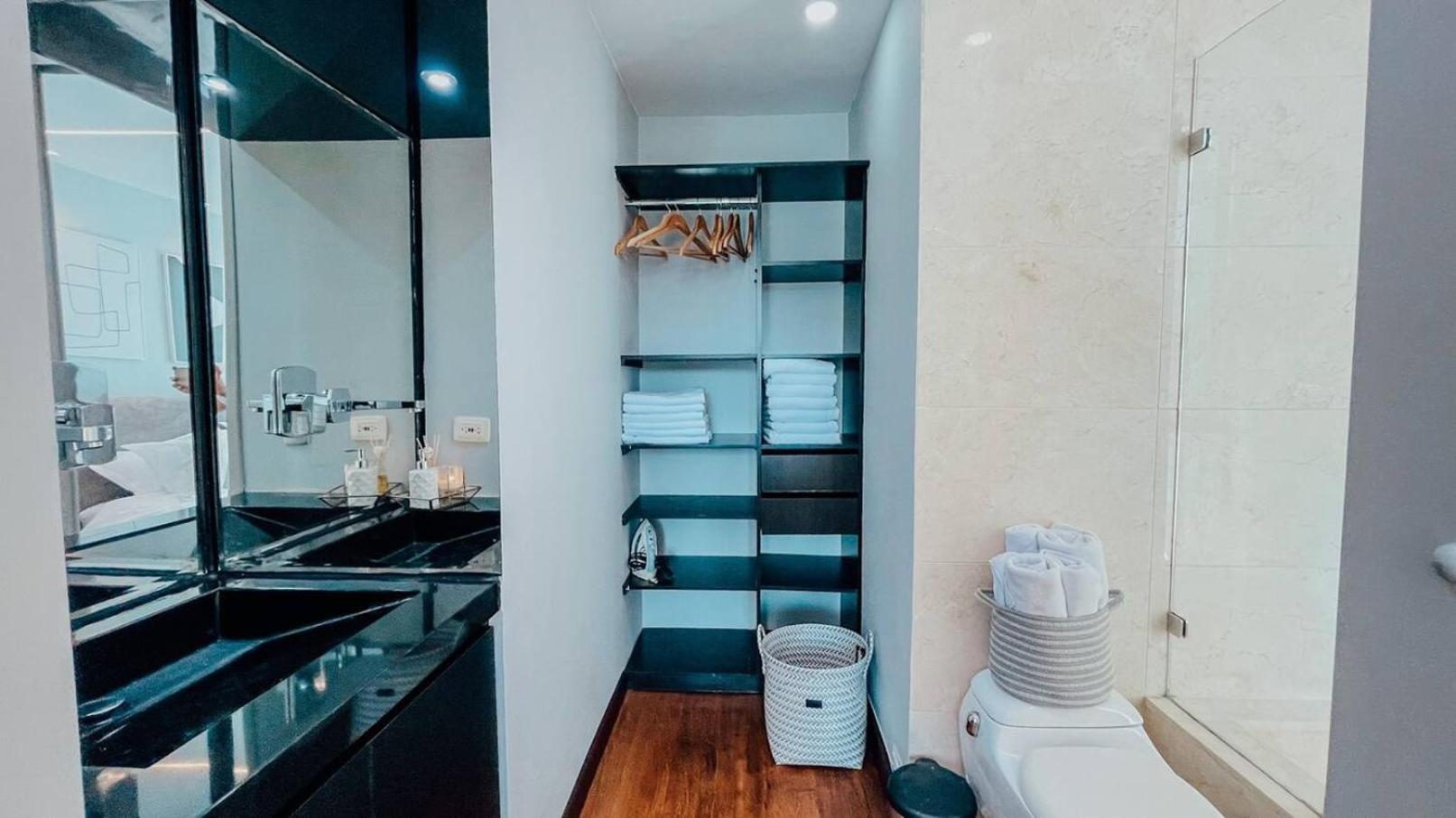 Amazing Luxury 1 Bedroom Gym & Pool Provenza 704