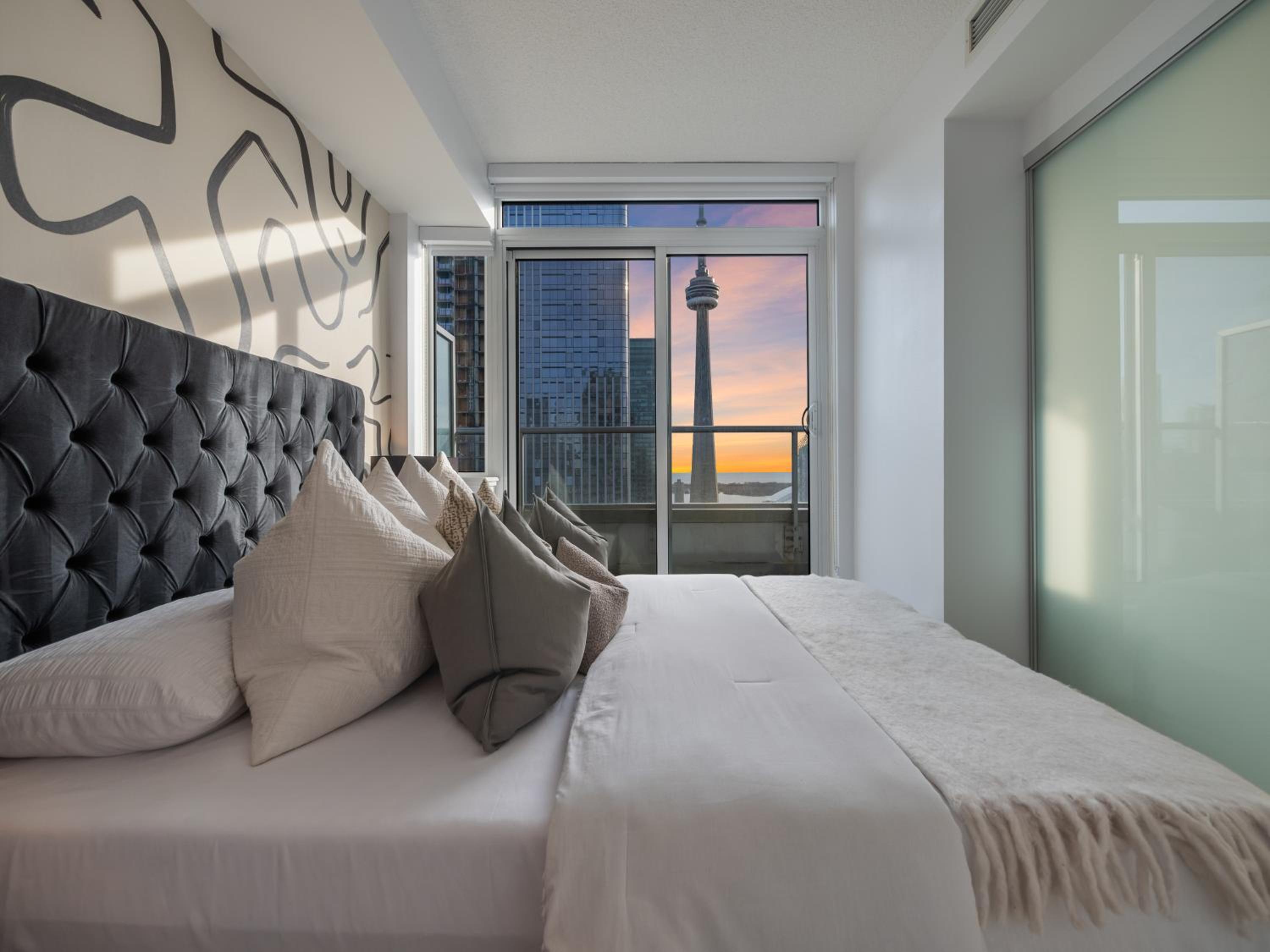 Parc Suites - Entertainment District Toronto