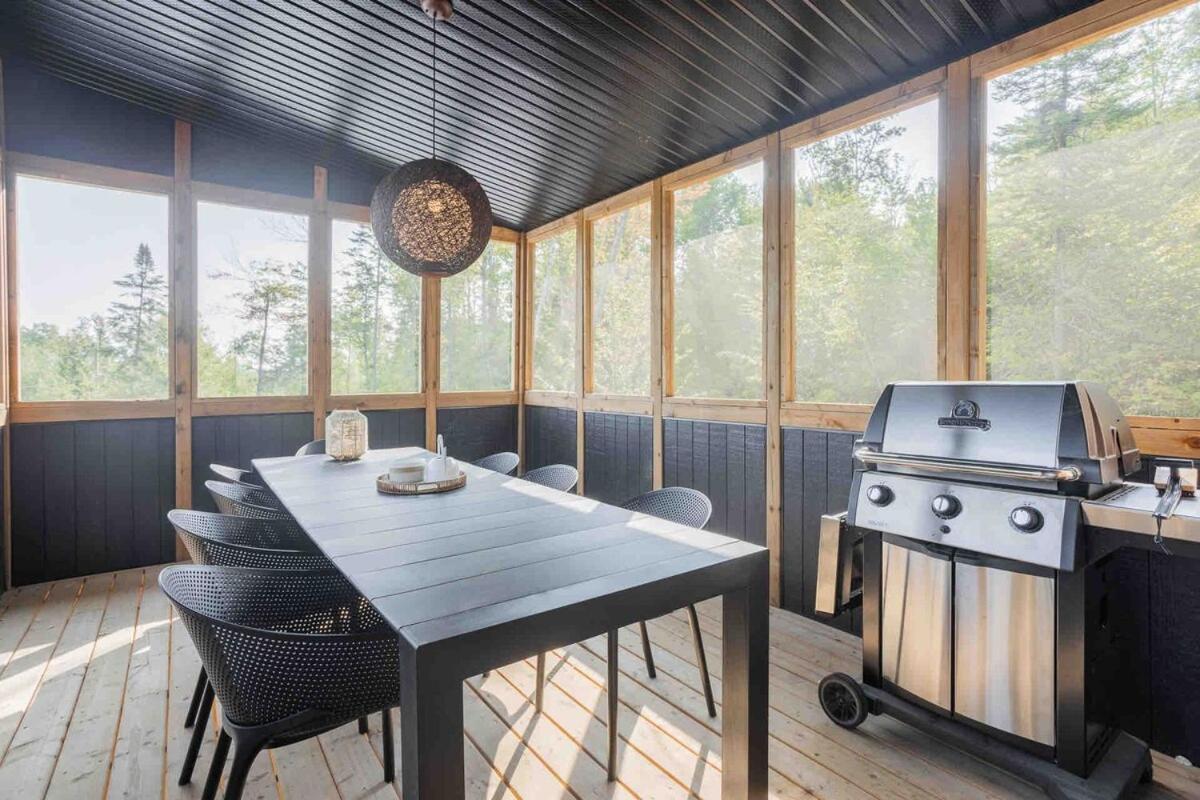 Huge modern chalet with spa and lake access