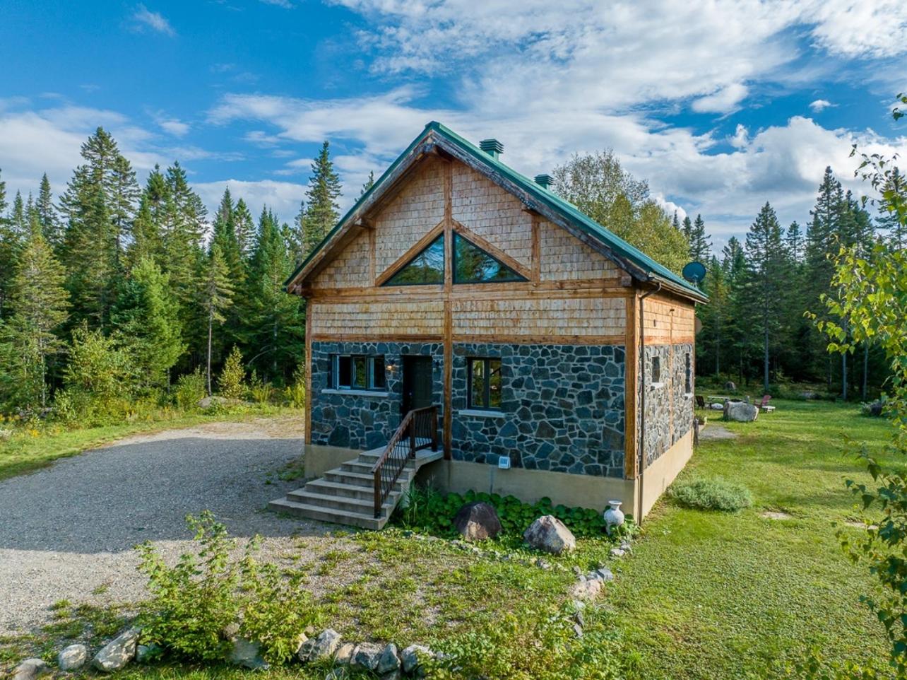Le Maoli Mini retreat Escape with hot tub