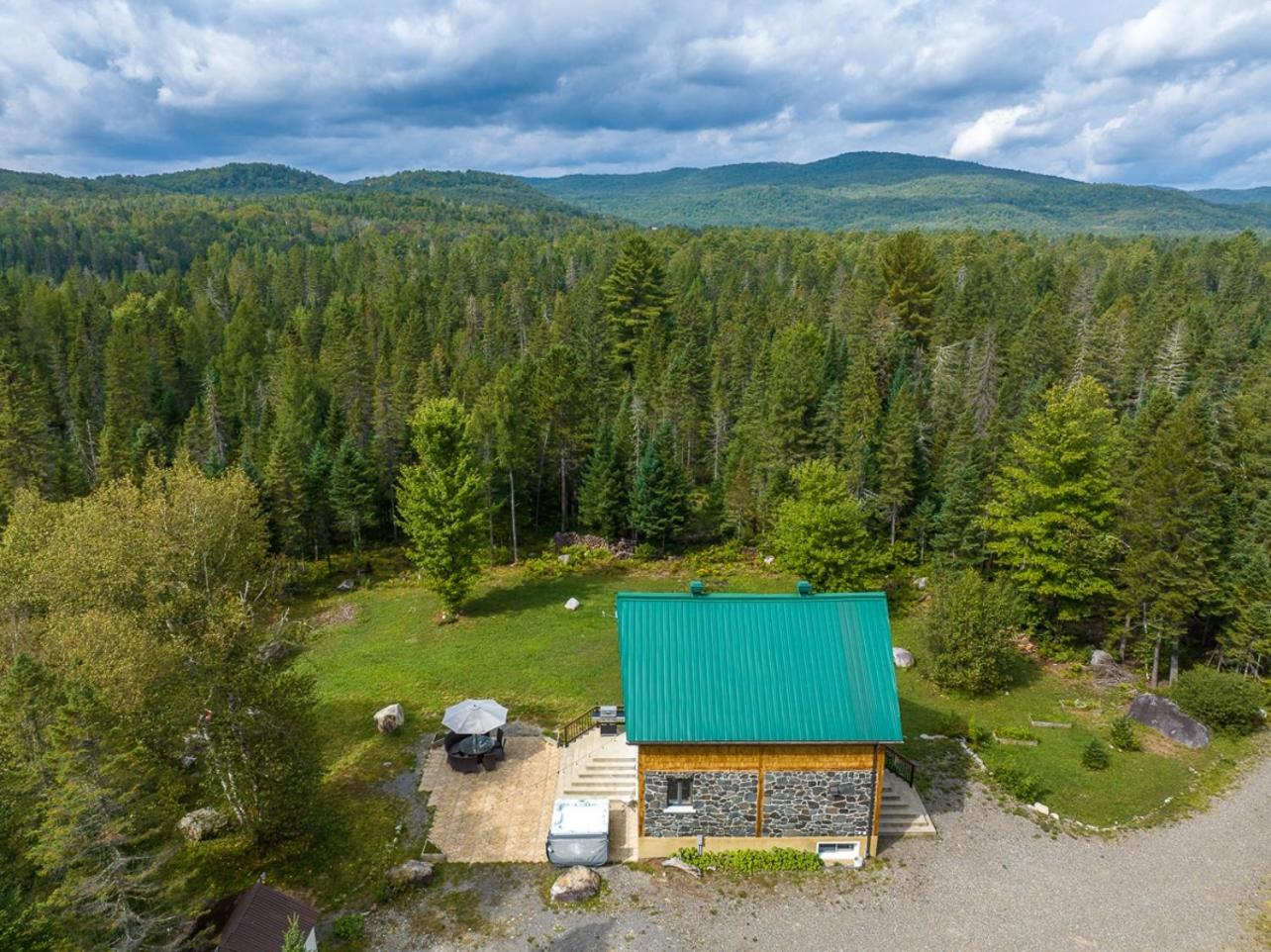 Le Maoli Mini retreat Escape with hot tub